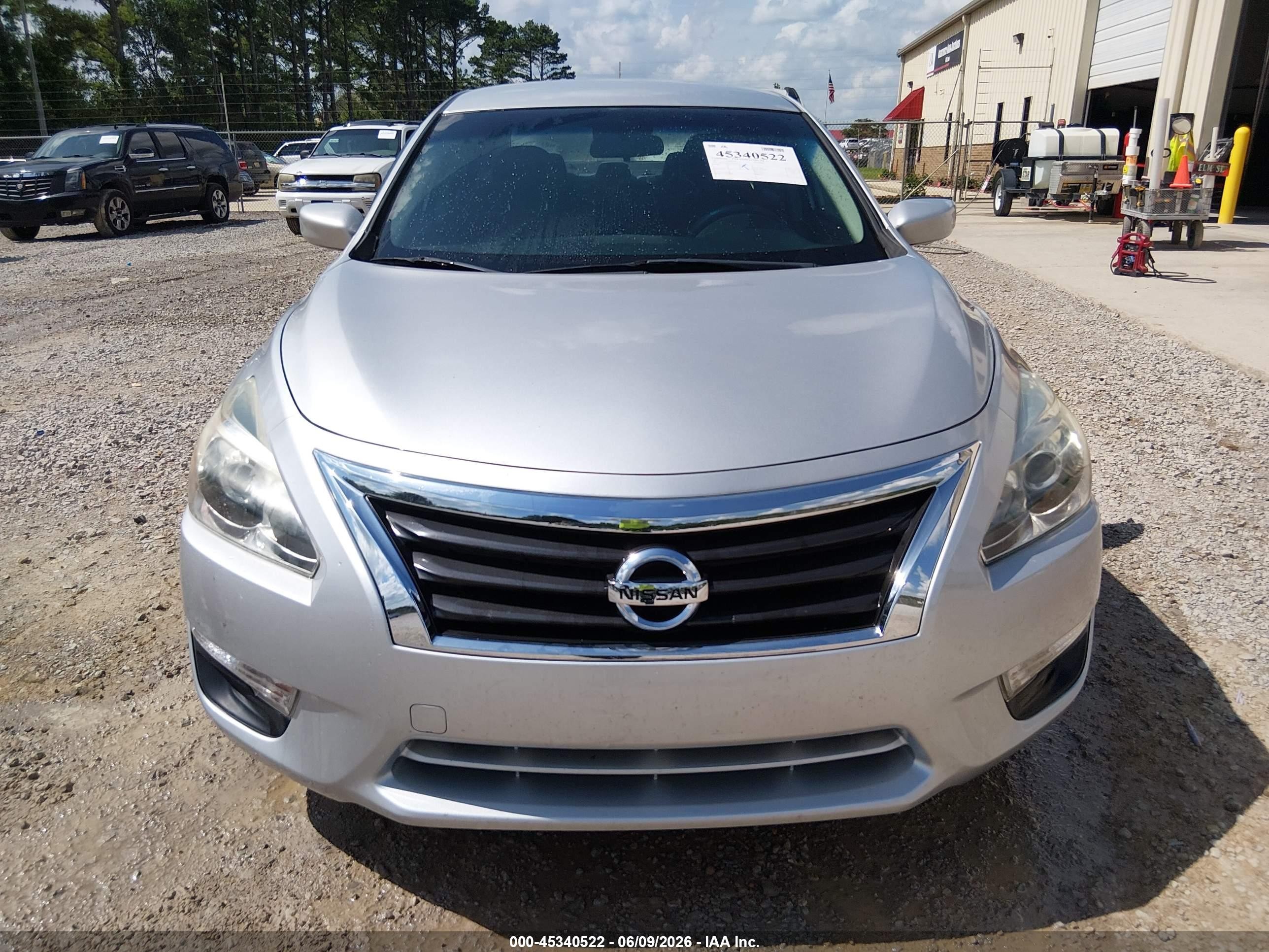 2015 Nissan Altima 2.5 S Silver vin: 1N4AL3AP1FC145070