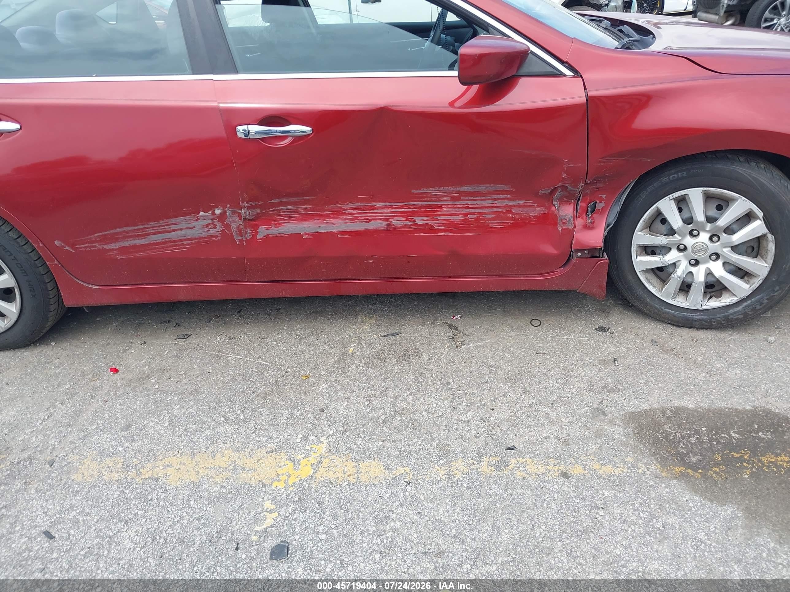 2015 Nissan Altima 2.5 S Red vin: 1N4AL3AP1FC145506