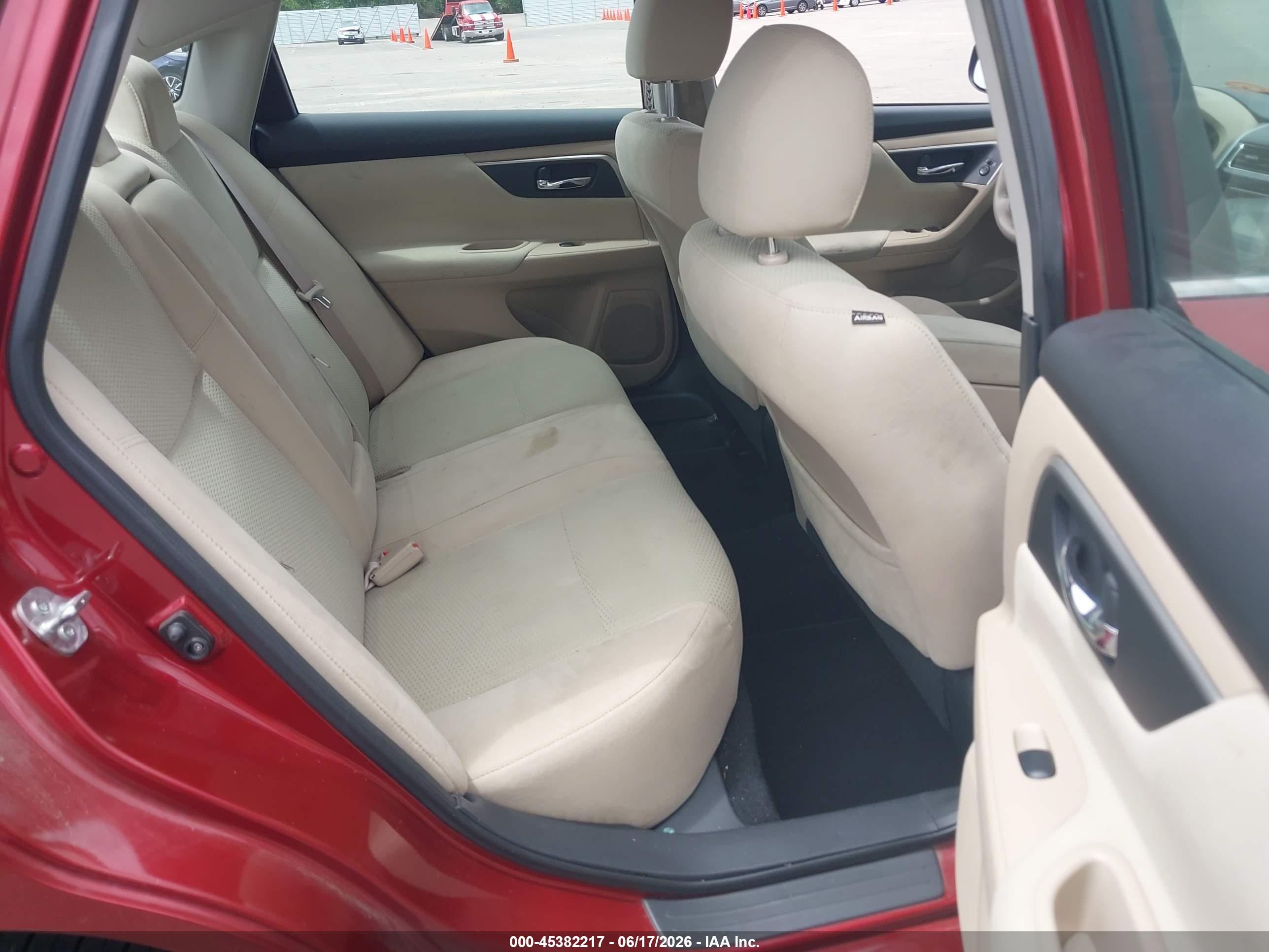 2015 Nissan Altima 2.5 S Red vin: 1N4AL3AP1FC154996