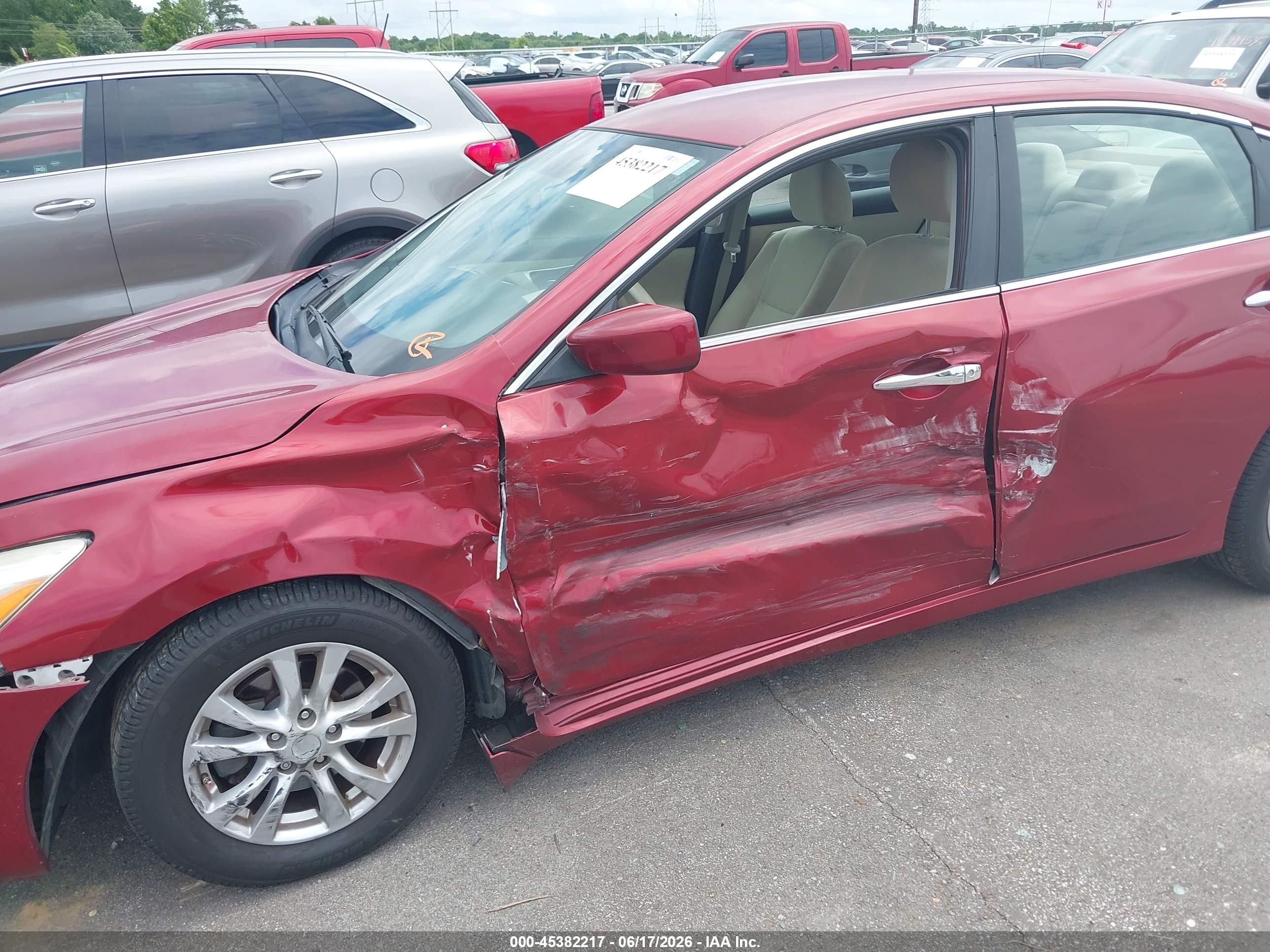 2015 Nissan Altima 2.5 S Red vin: 1N4AL3AP1FC154996