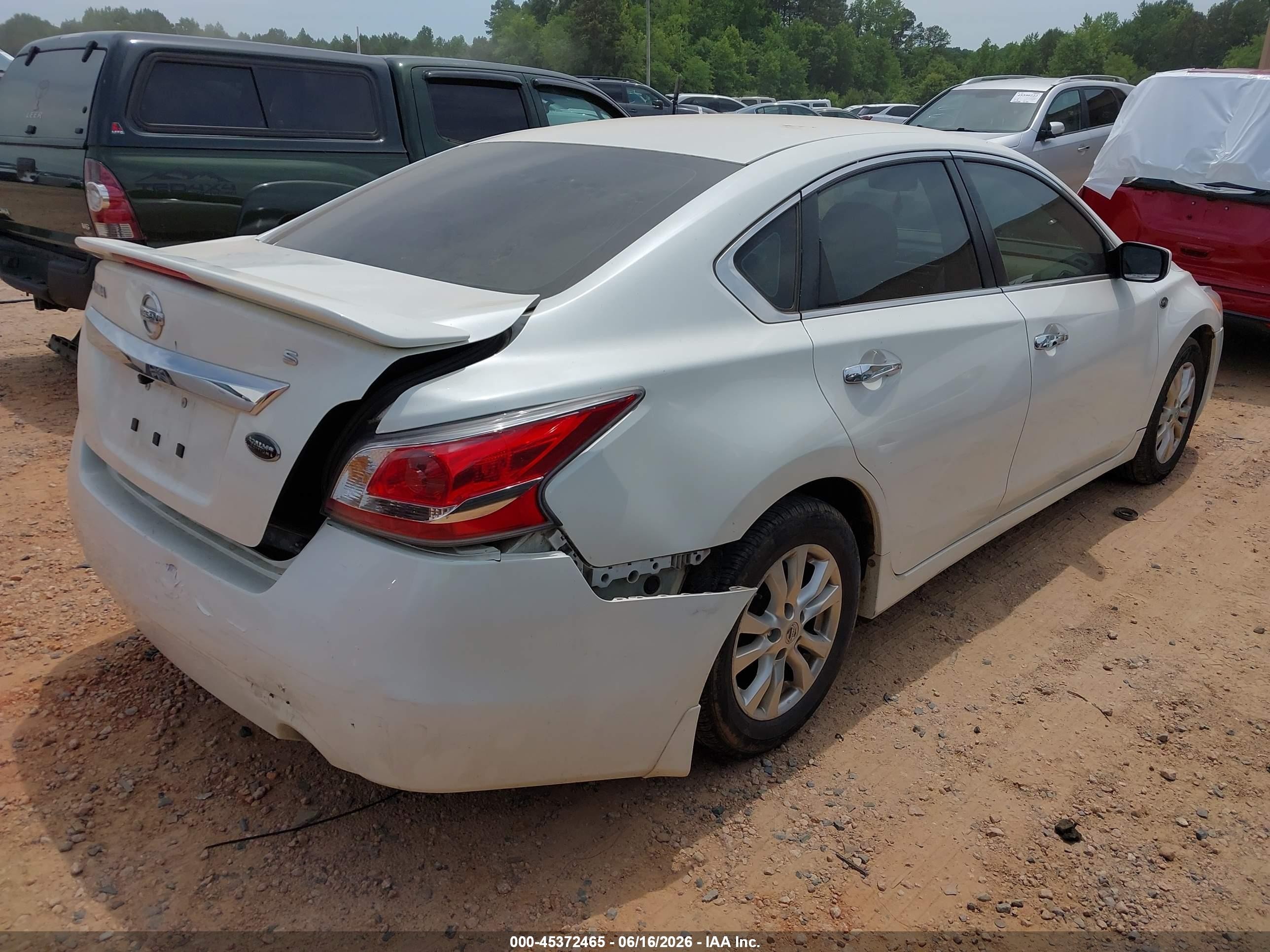 2015 Nissan Altima 2.5 S White vin: 1N4AL3AP1FC162595