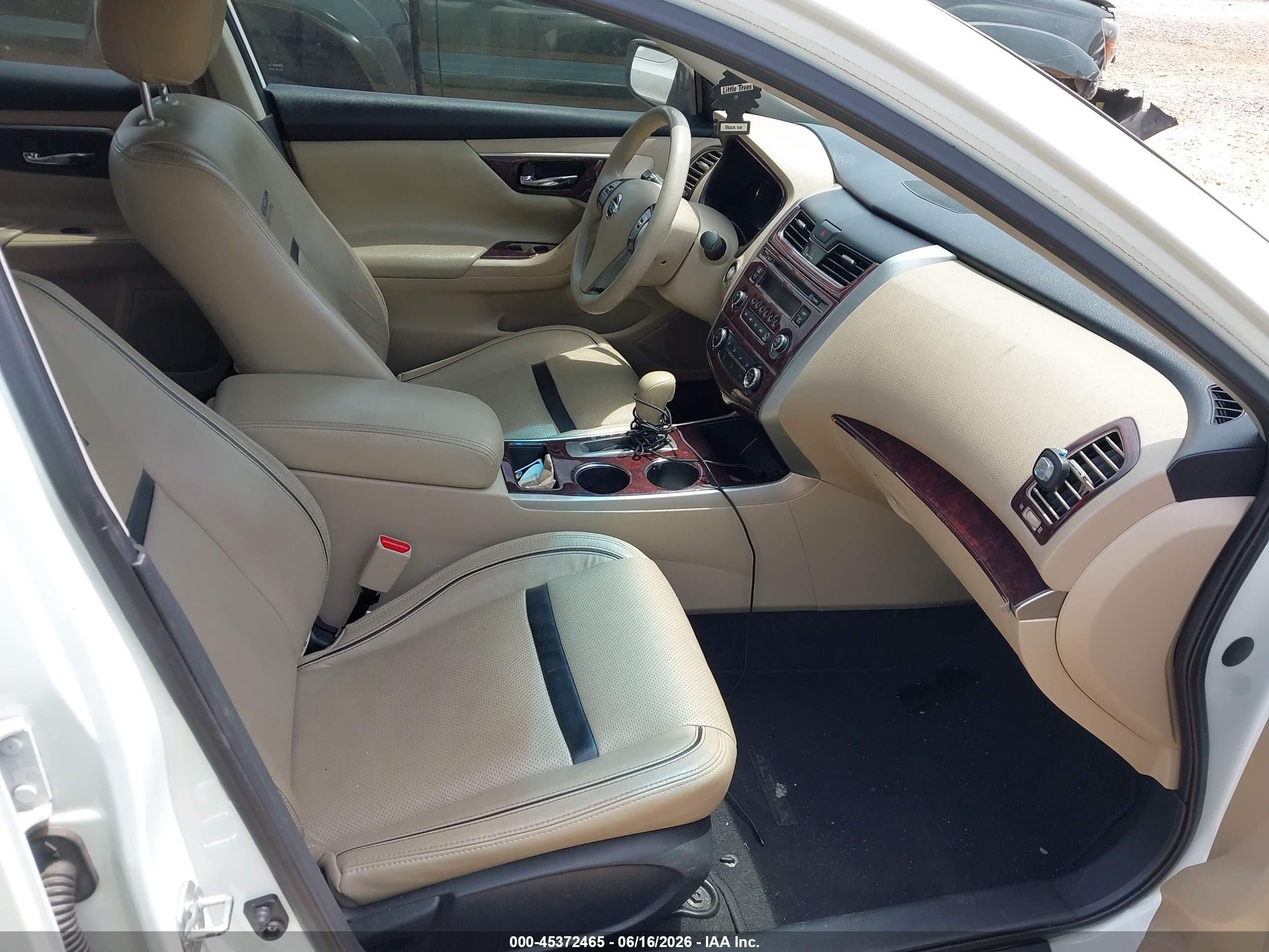 2015 Nissan Altima 2.5 S White vin: 1N4AL3AP1FC162595
