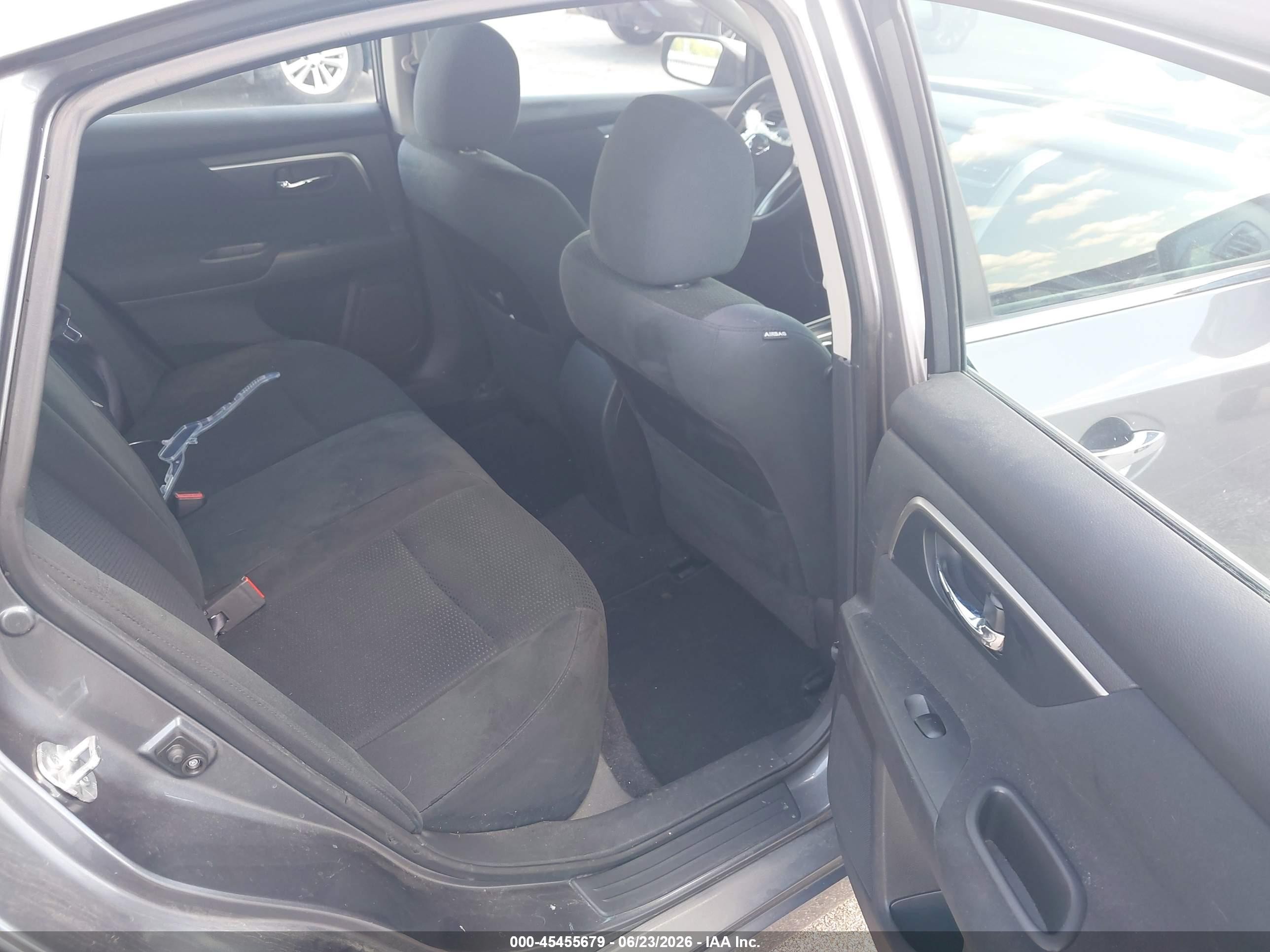 2015 Nissan Altima 2.5 S Gray vin: 1N4AL3AP1FC165447