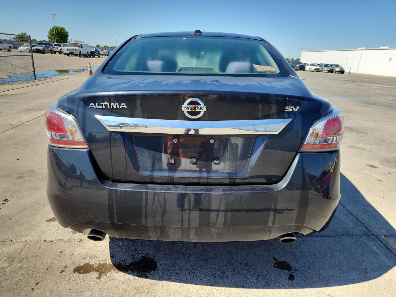 2015 Nissan Altima 2.5 Sv Charcoal vin: 1N4AL3AP1FC171961 Damage: Rear Bumper, Heavy Scratch, 1/2 To 1 Inch