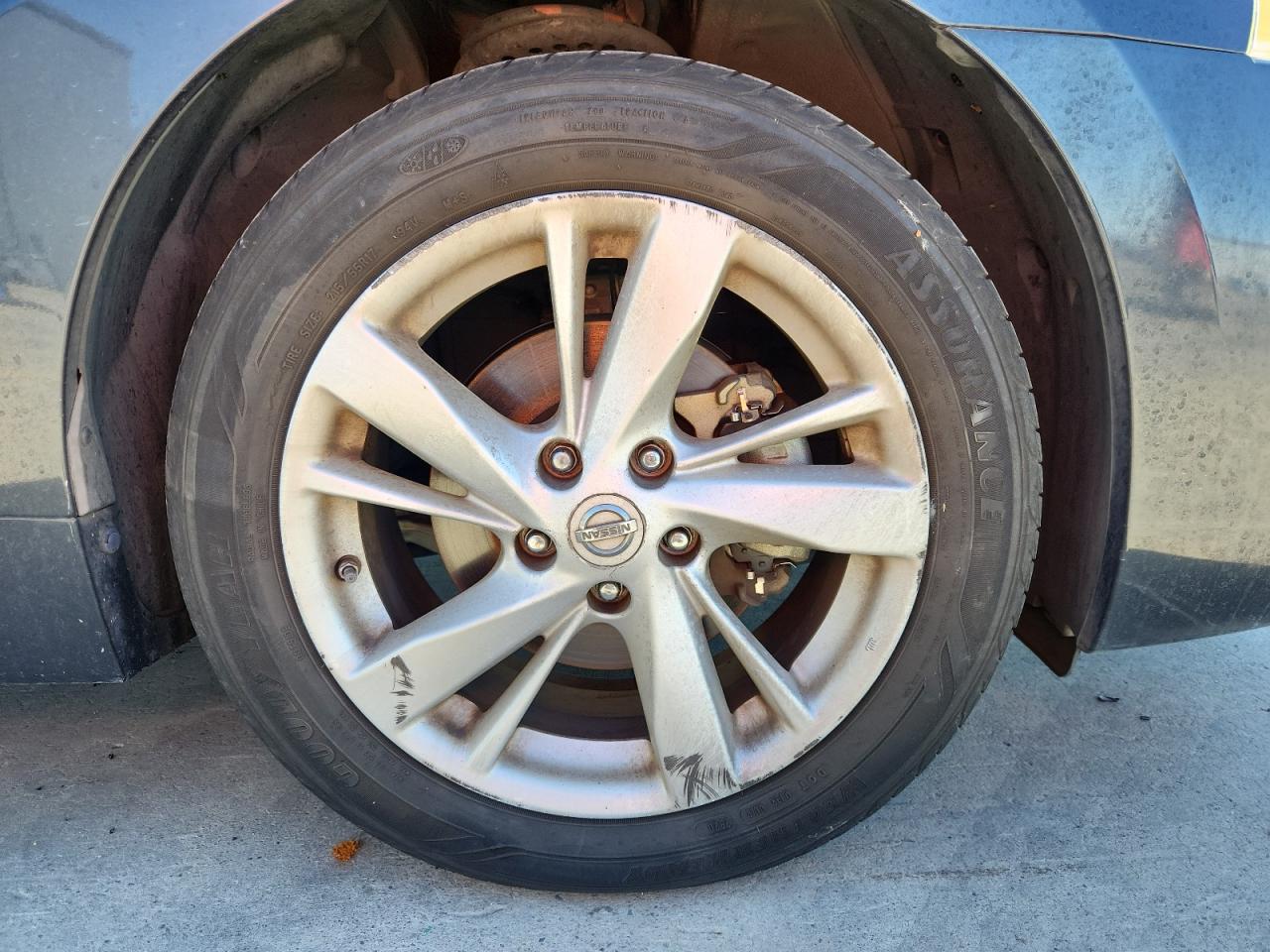 2015 Nissan Altima 2.5 Sv Charcoal vin: 1N4AL3AP1FC171961 Damage: Right Front Wheel, Curb Rash, > 12 Inches