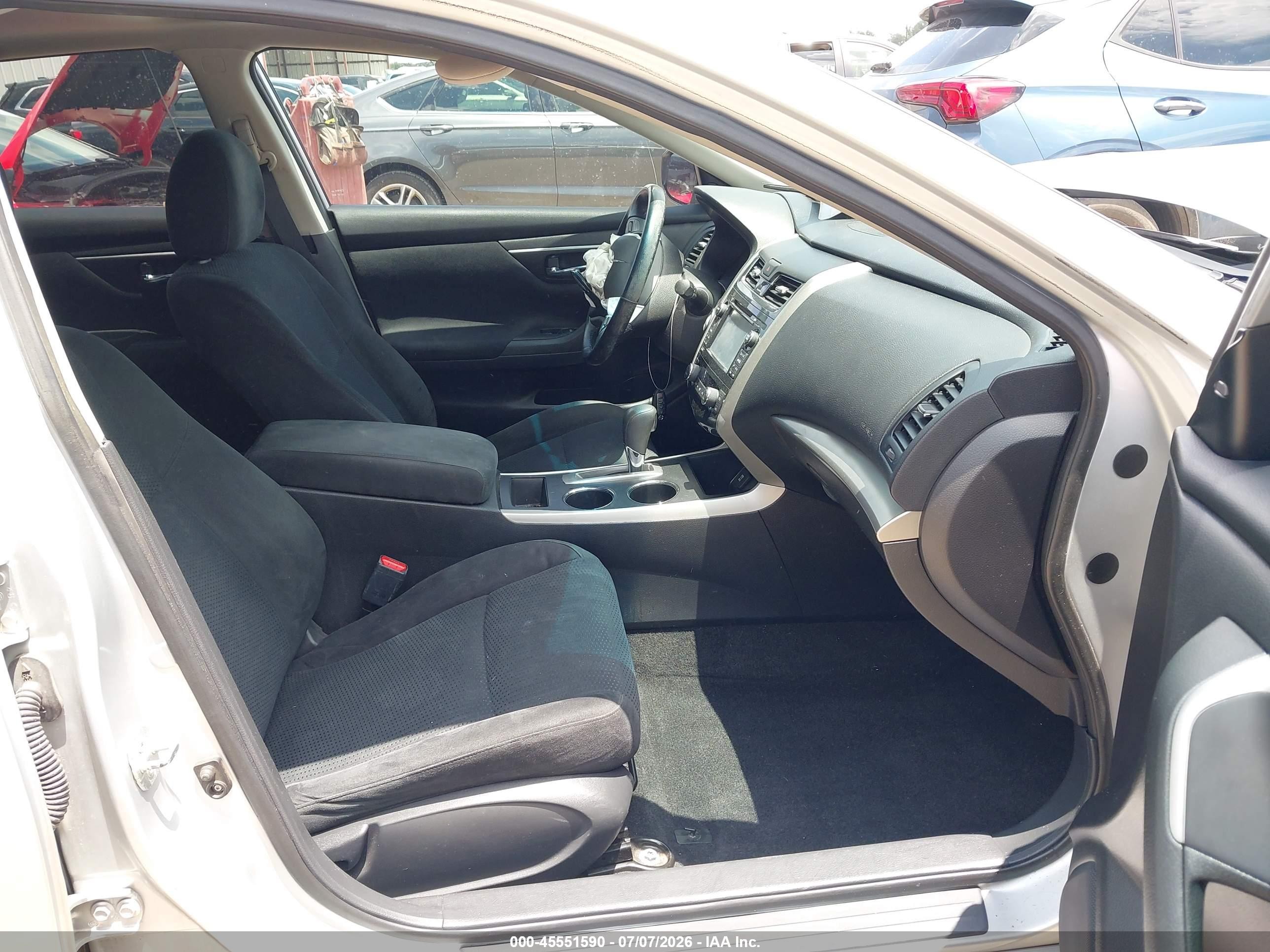 2015 Nissan Altima 2.5 Sv Серебряный vin: 1N4AL3AP1FC188193
