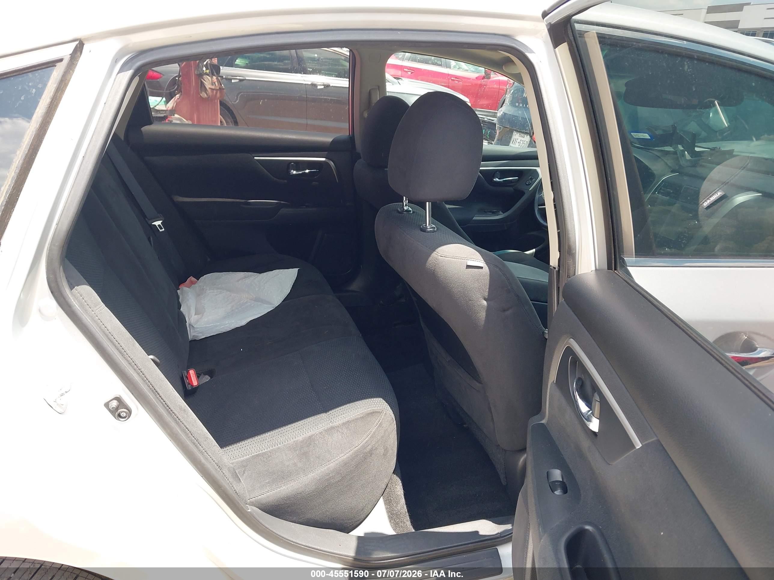 2015 Nissan Altima 2.5 Sv Серебряный vin: 1N4AL3AP1FC188193