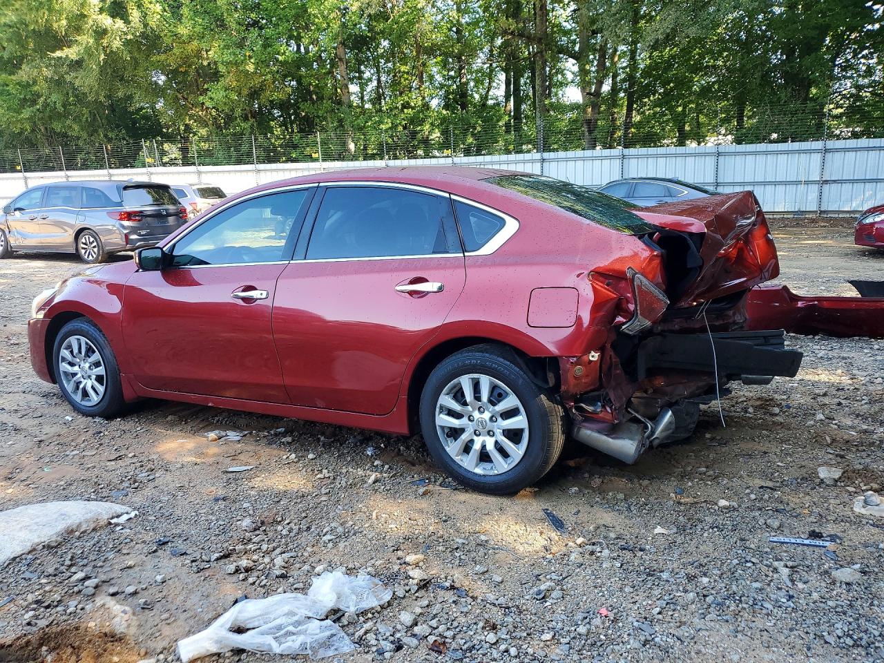 2015 Nissan Altima 2.5 S Red vin: 1N4AL3AP1FC199520