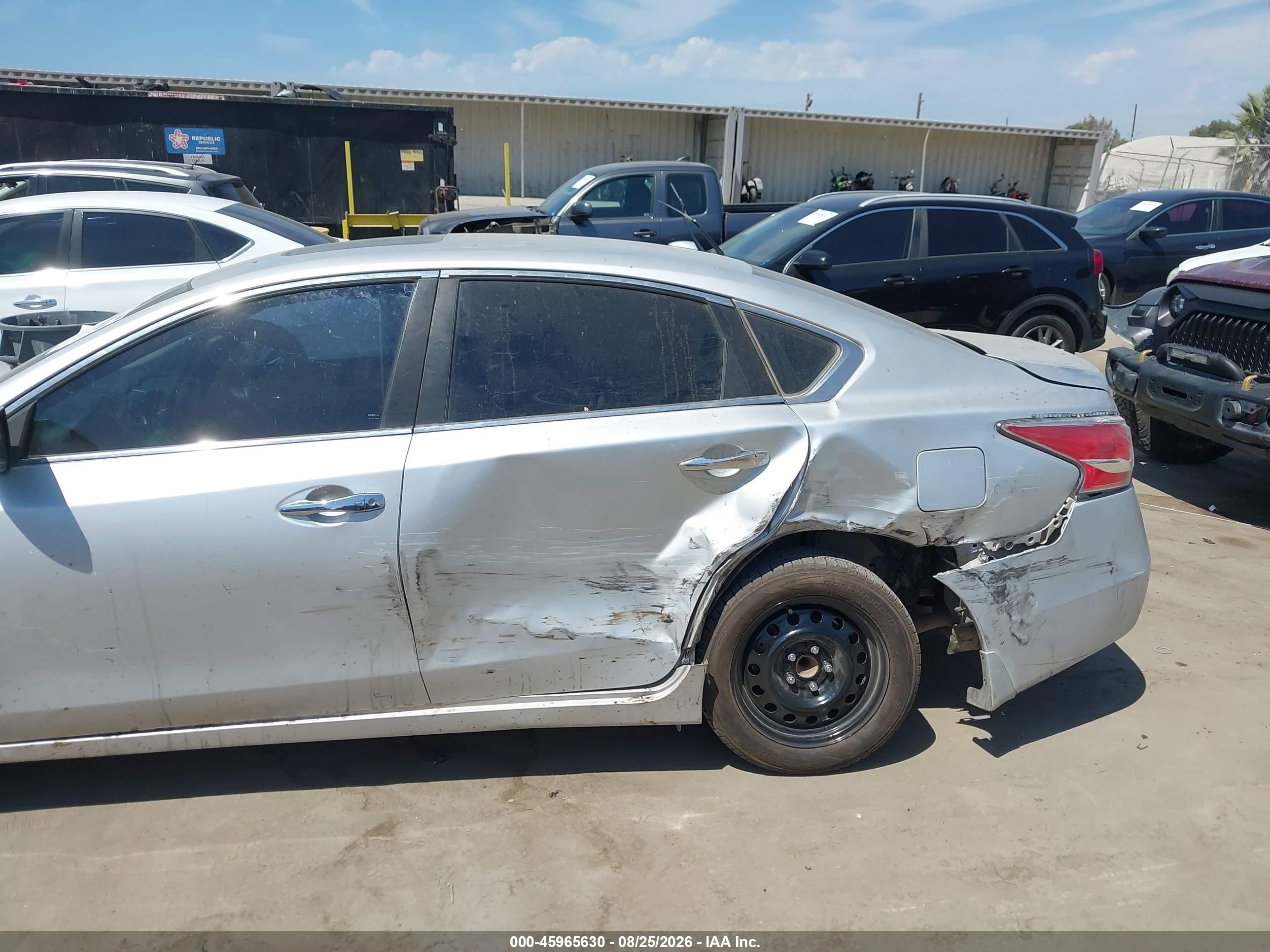 2015 Nissan Altima 2.5 Sv Silver vin: 1N4AL3AP1FC200746