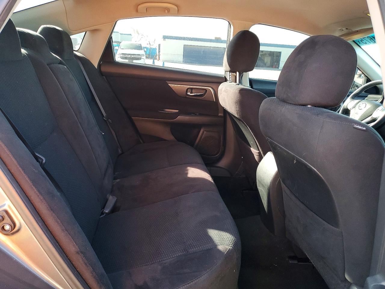 2015 Niss Altima 2.5 Gray vin: 1N4AL3AP1FC209351