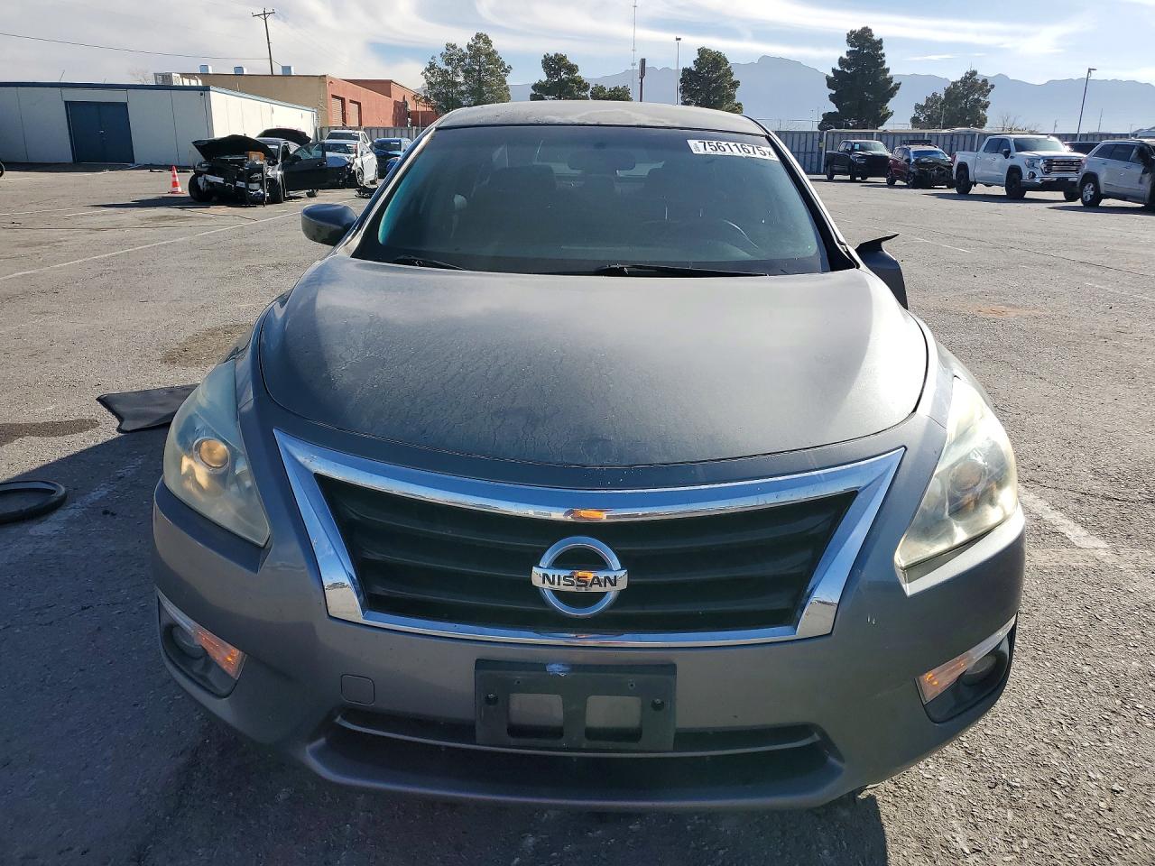 2015 Niss Altima 2.5 Gray vin: 1N4AL3AP1FC209351