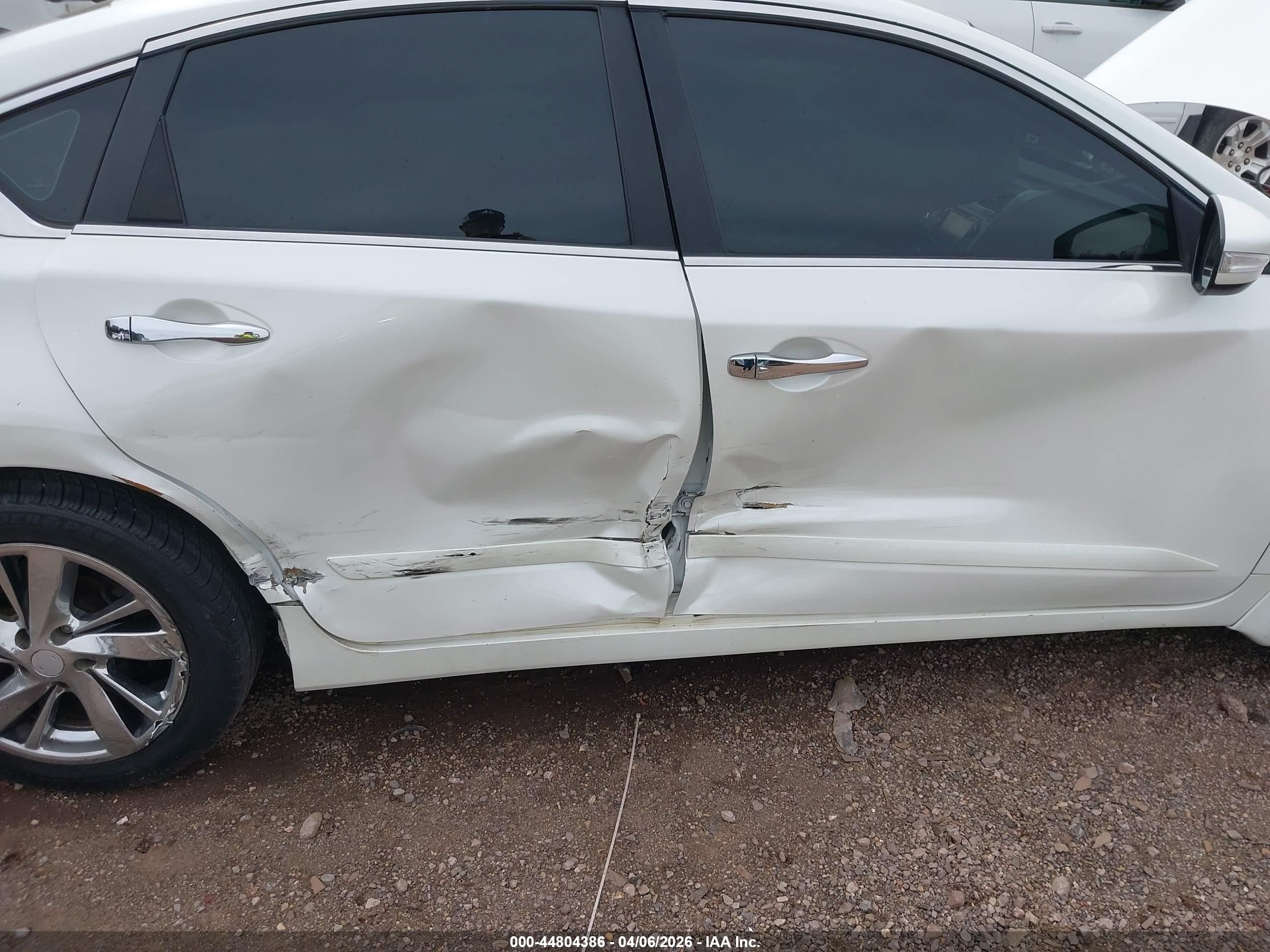 2015 Nissan Altima 2.5 Sv White vin: 1N4AL3AP1FC219457