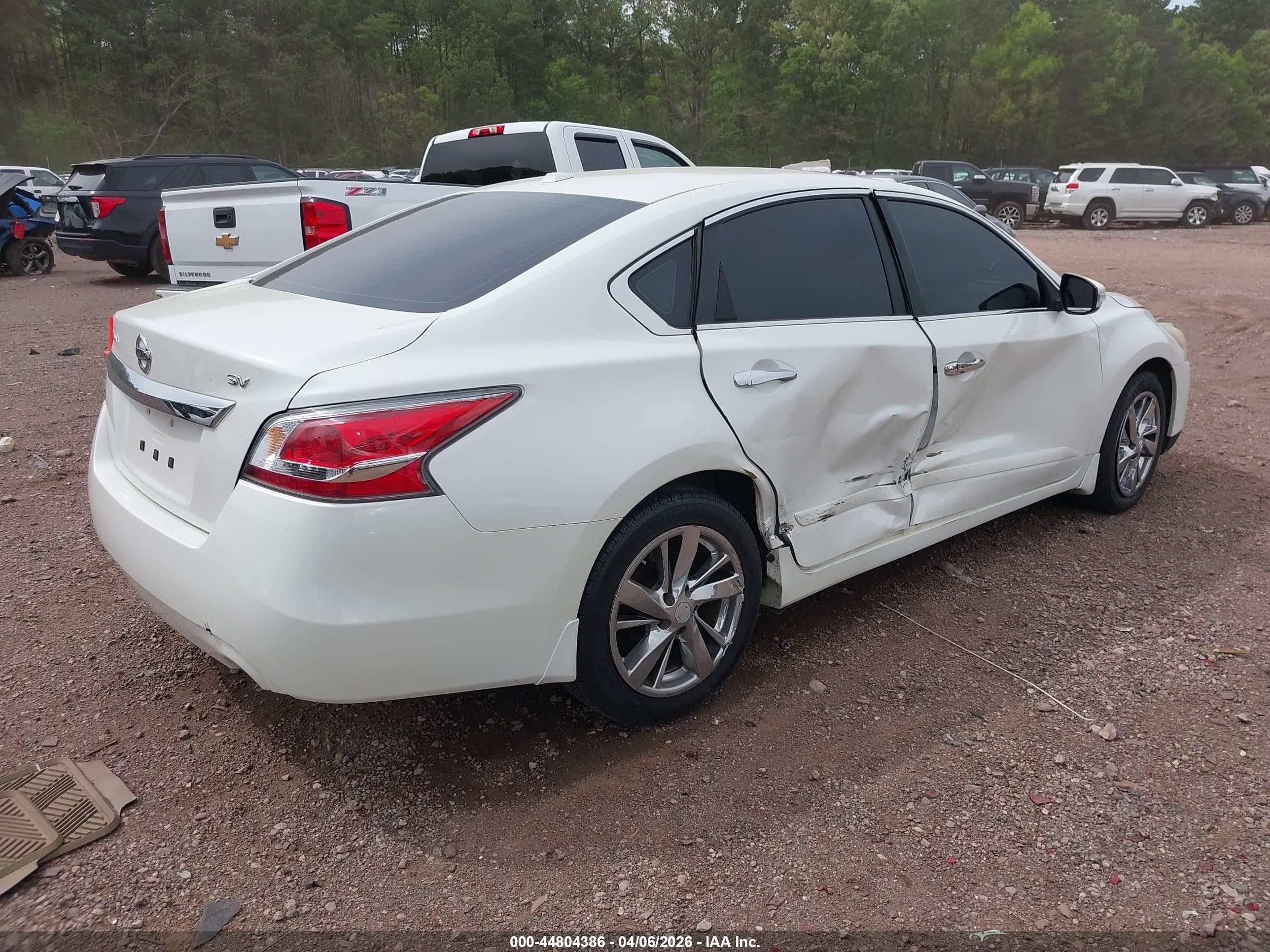 2015 Nissan Altima 2.5 Sv White vin: 1N4AL3AP1FC219457