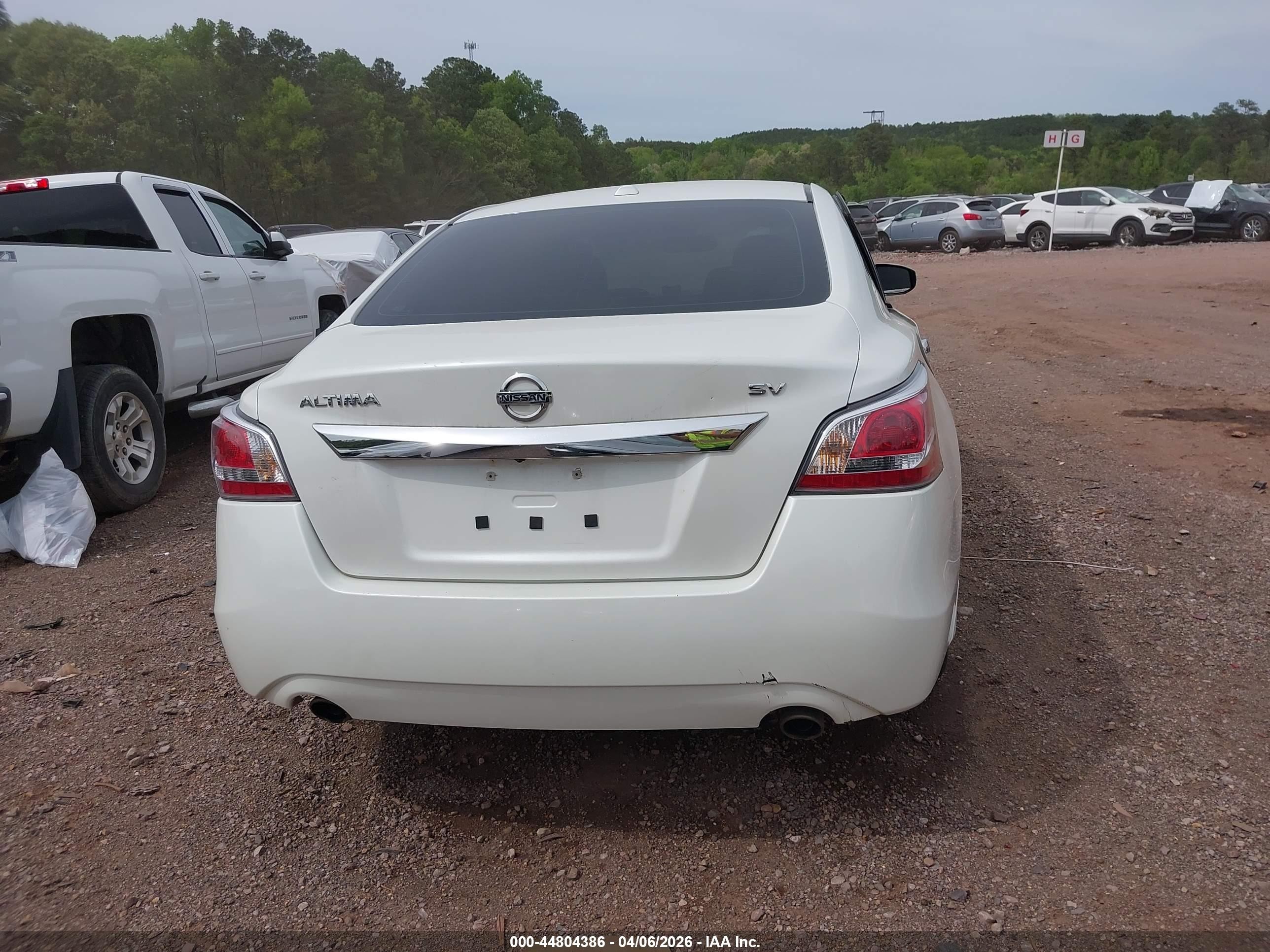 2015 Nissan Altima 2.5 Sv White vin: 1N4AL3AP1FC219457