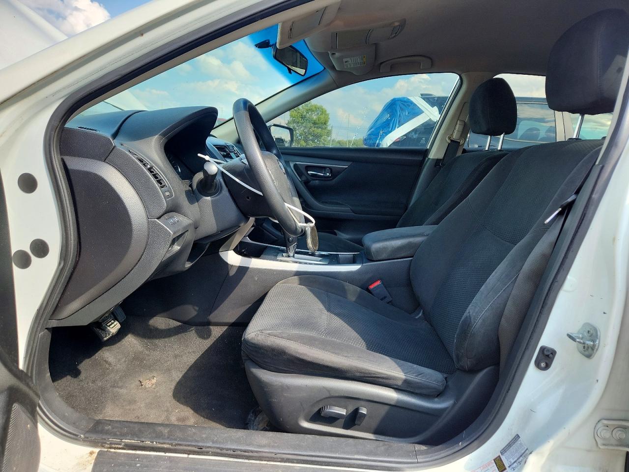 2015 Nissan Altima 2.5 S White vin: 1N4AL3AP1FC221919