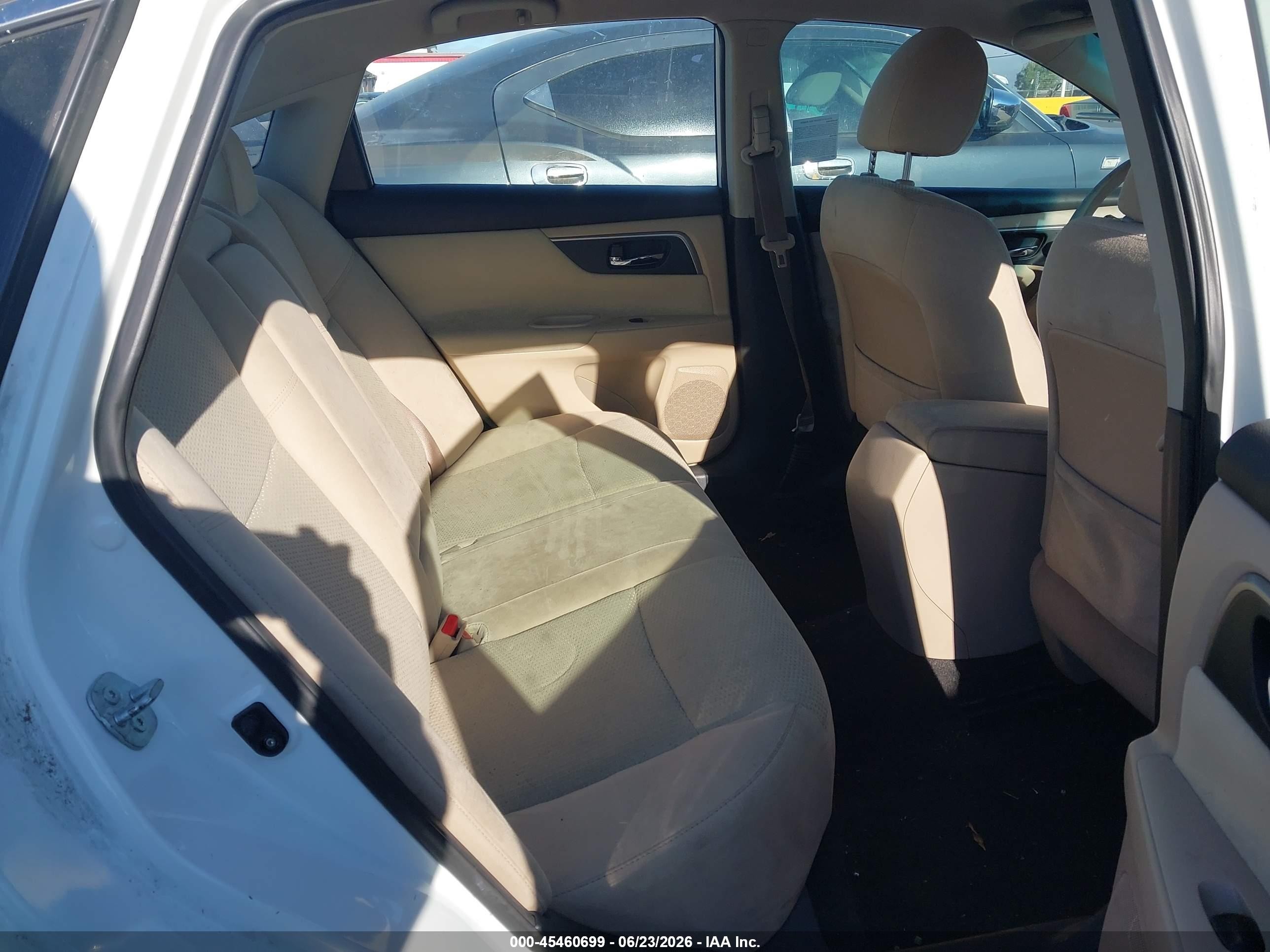 2015 Nissan Altima 2.5 S White vin: 1N4AL3AP1FC235402