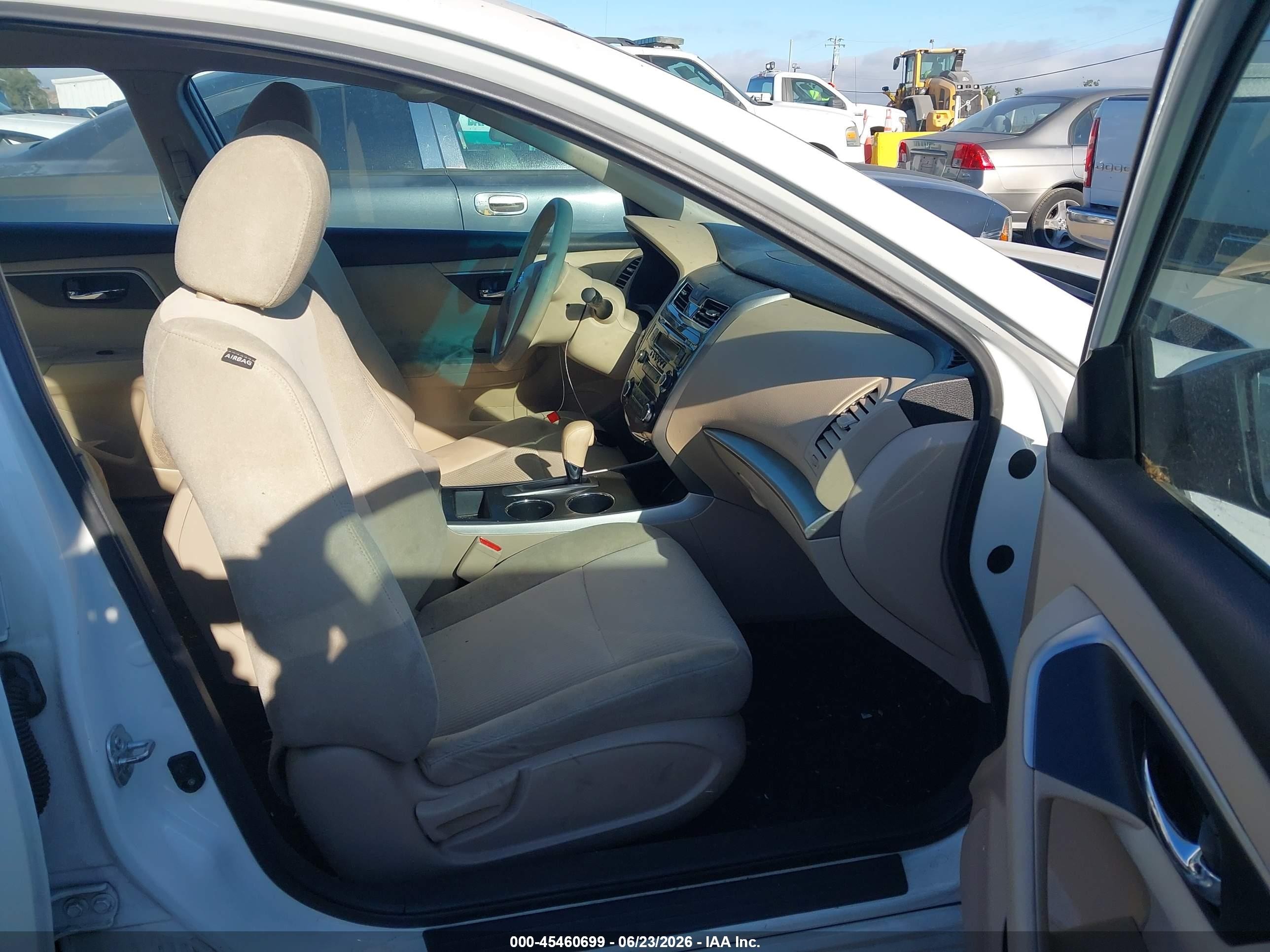 2015 Nissan Altima 2.5 S White vin: 1N4AL3AP1FC235402