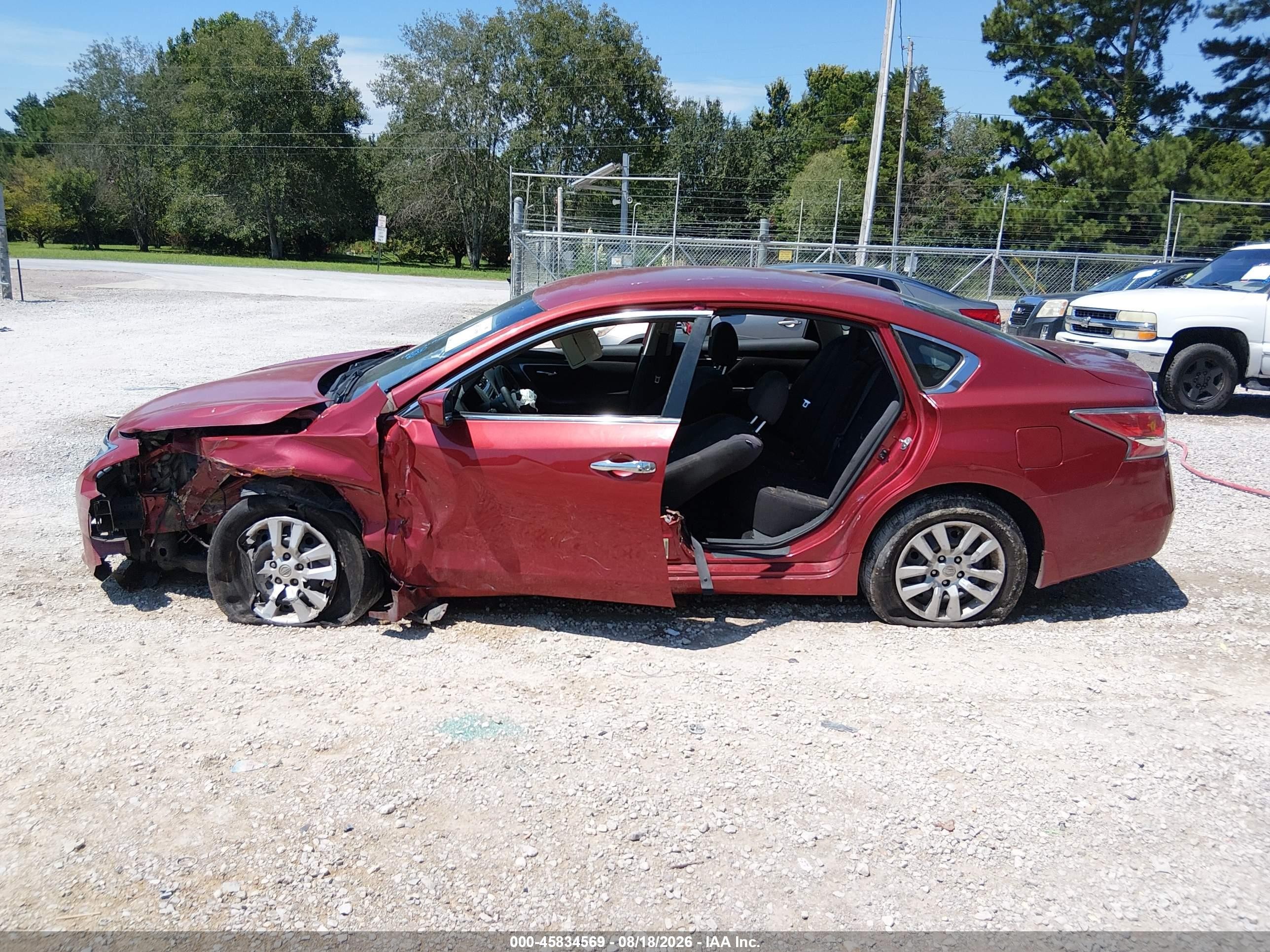 2015 Nissan Altima 2.5 S Red vin: 1N4AL3AP1FC240423