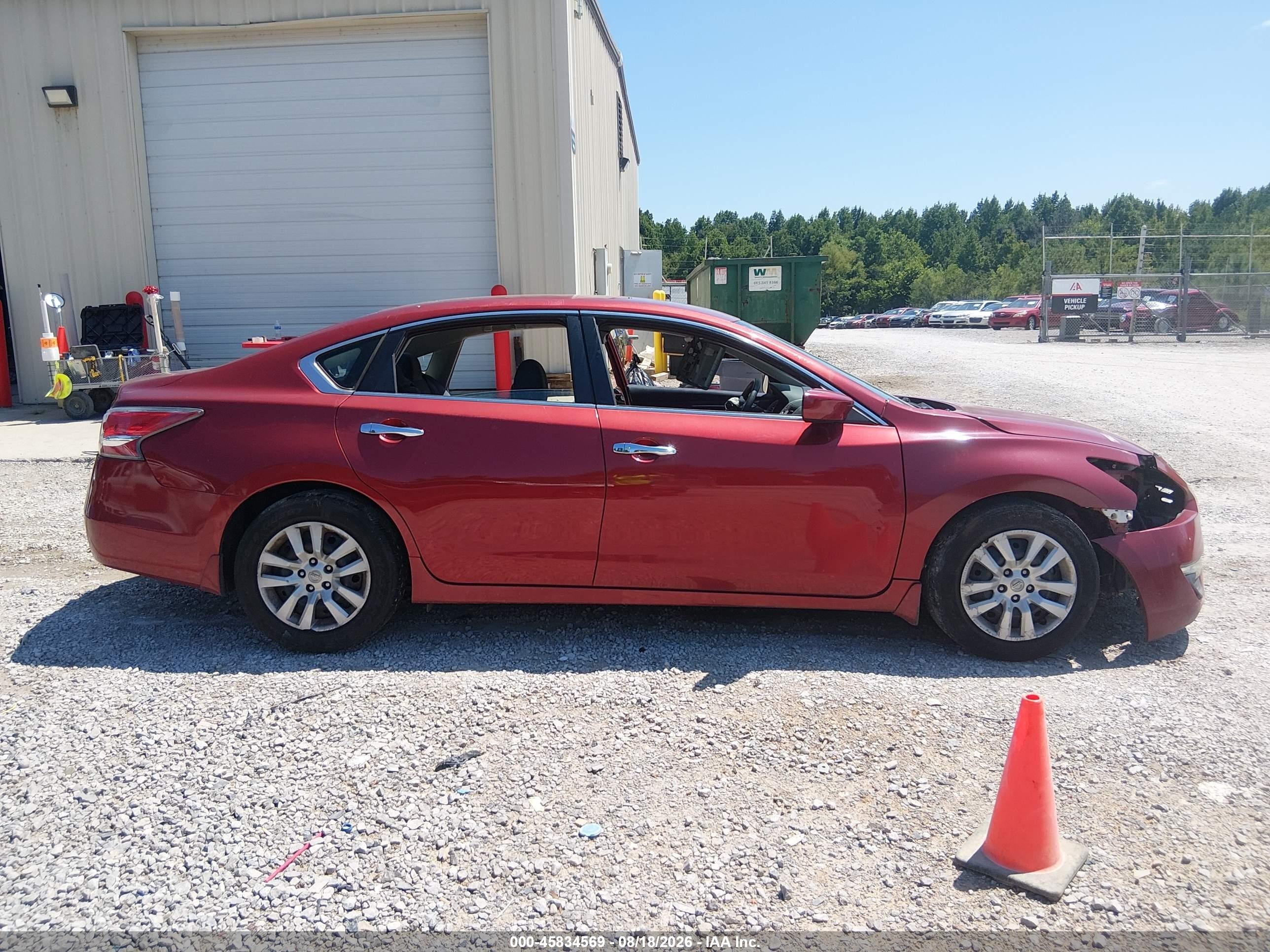 2015 Nissan Altima 2.5 S Red vin: 1N4AL3AP1FC240423