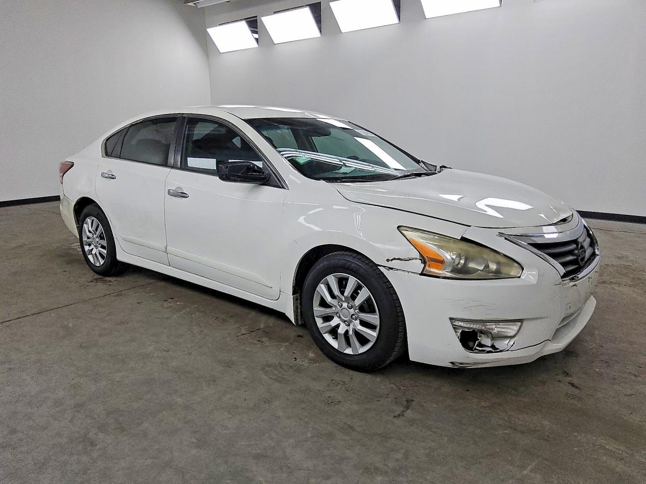 2015 Nissan Altima 2.5 S Белый vin: 1N4AL3AP1FC256928