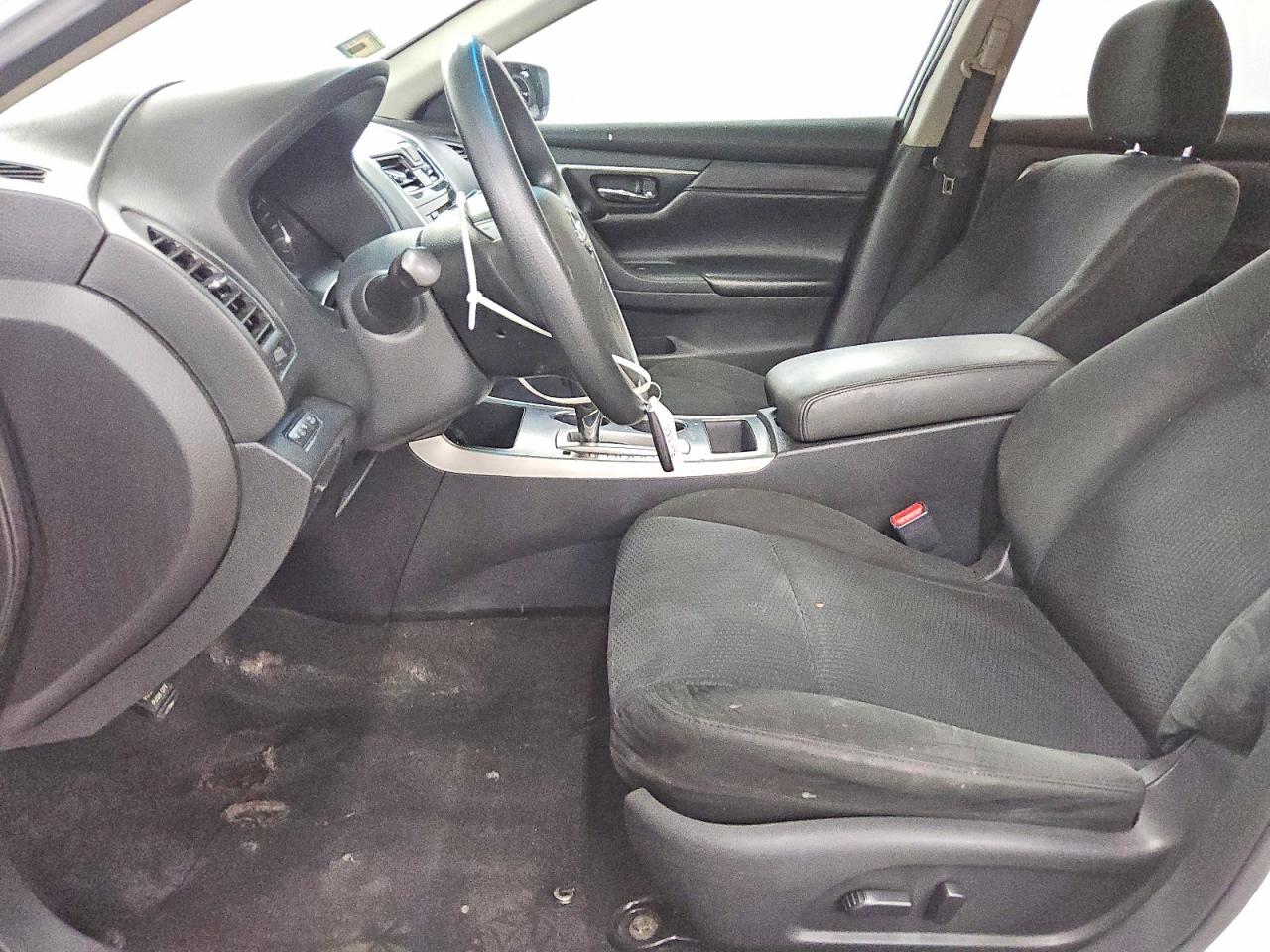 2015 Nissan Altima 2.5 S Белый vin: 1N4AL3AP1FC256928