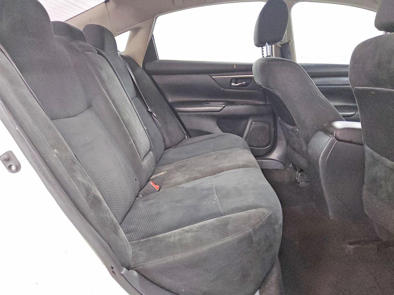 2015 Nissan Altima 2.5 S Белый vin: 1N4AL3AP1FC256928