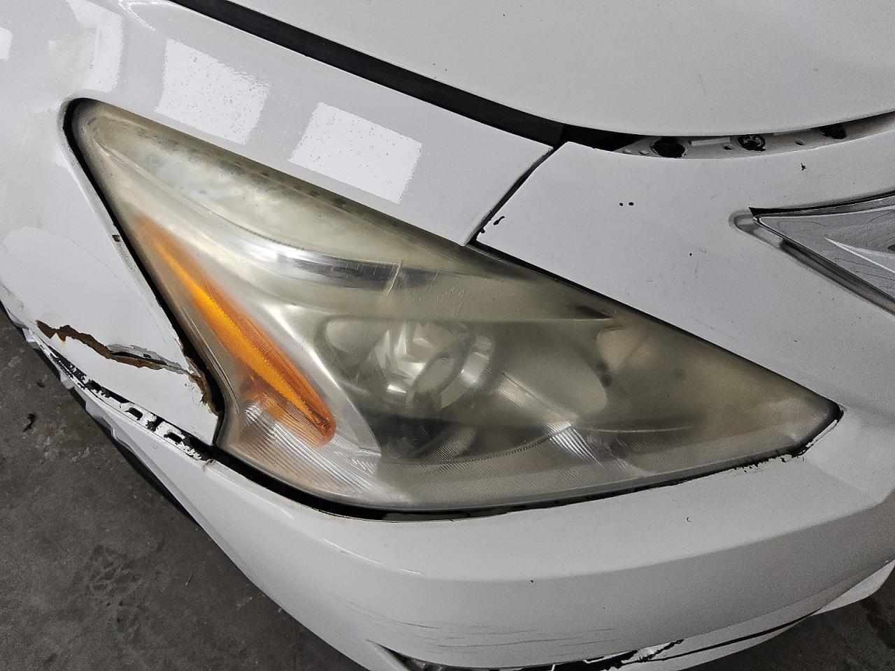 2015 Nissan Altima 2.5 S Белый vin: 1N4AL3AP1FC256928 Damage: Right Head Lamp, Faded, Repair Required