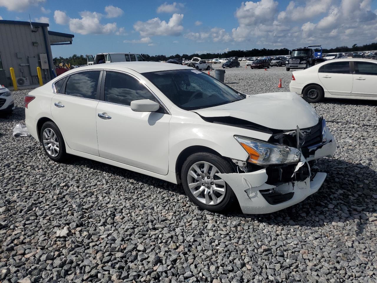 2015 Nissan Altima 2.5 White vin: 1N4AL3AP1FC267279