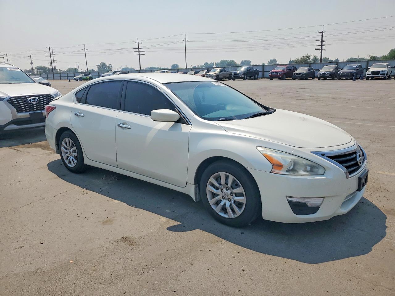 2015 Nissan Altima 2.5 S White vin: 1N4AL3AP1FC275933