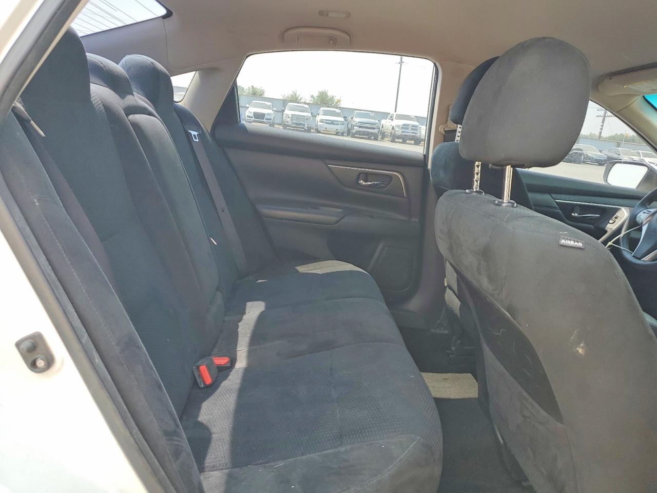 2015 Nissan Altima 2.5 S White vin: 1N4AL3AP1FC275933