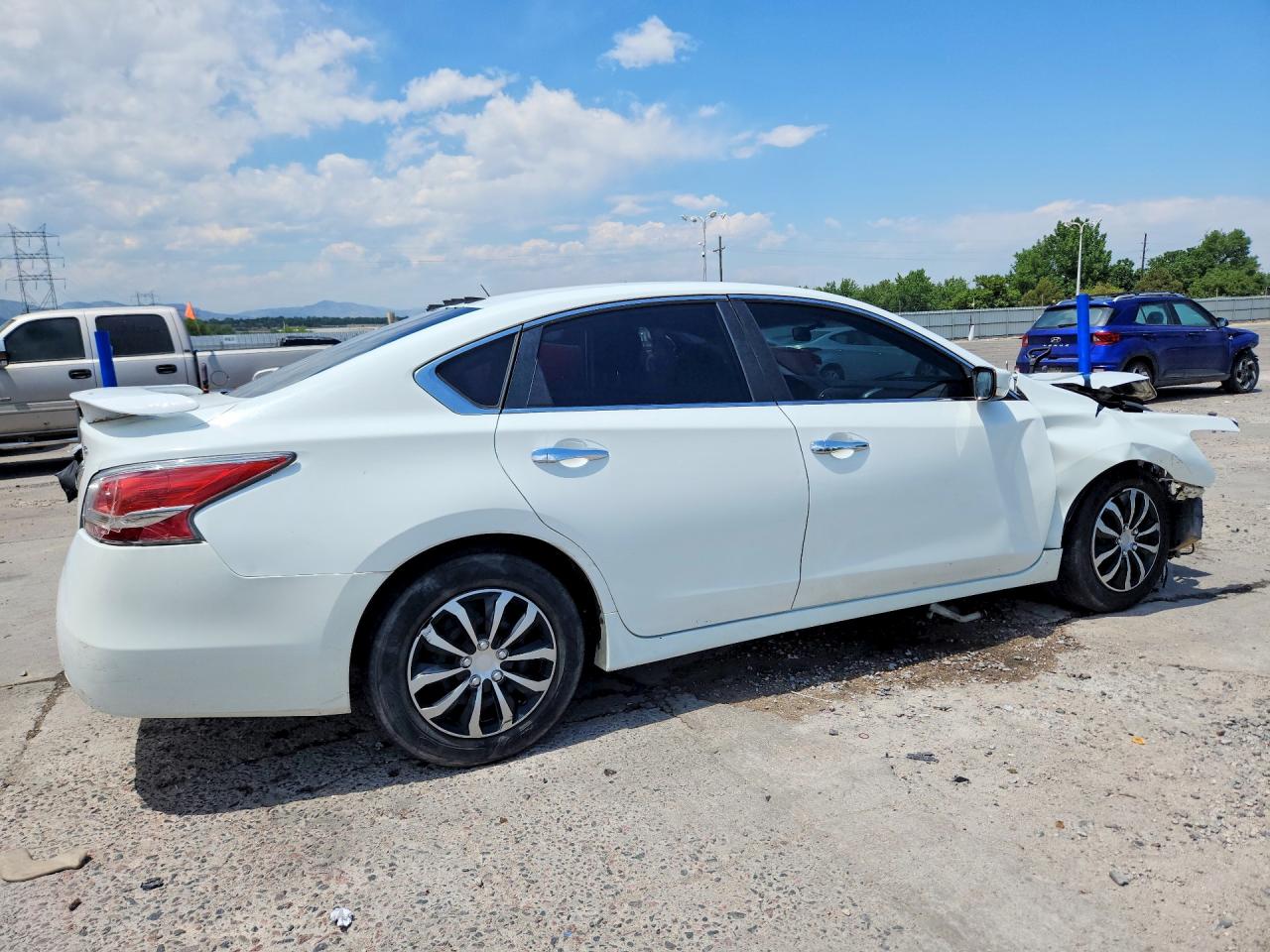 2015 Nissan Altima 2.5 S Белый vin: 1N4AL3AP1FC278928