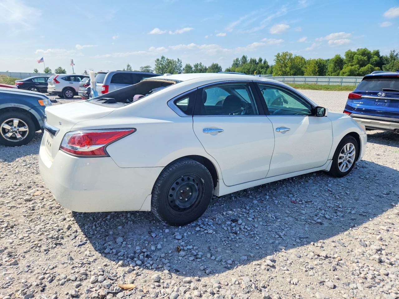 2015 Nissan Altima 2.5 S Белый vin: 1N4AL3AP1FC413230
