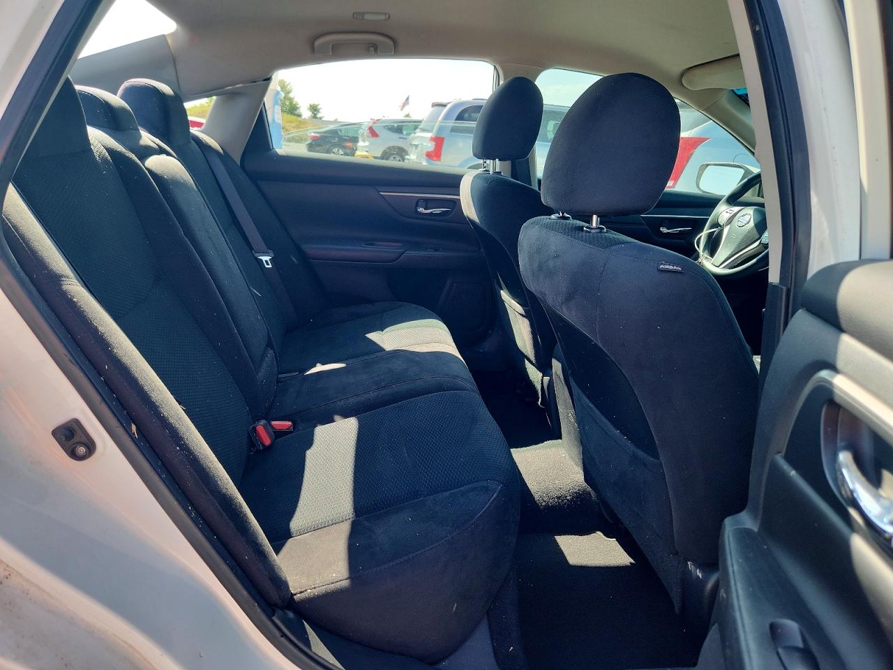 2015 Nissan Altima 2.5 S Белый vin: 1N4AL3AP1FC413230
