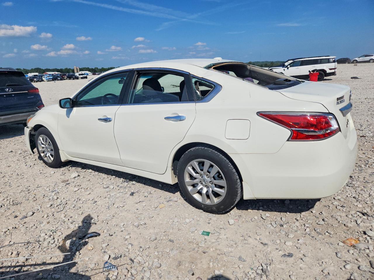 2015 Nissan Altima 2.5 S Белый vin: 1N4AL3AP1FC413230
