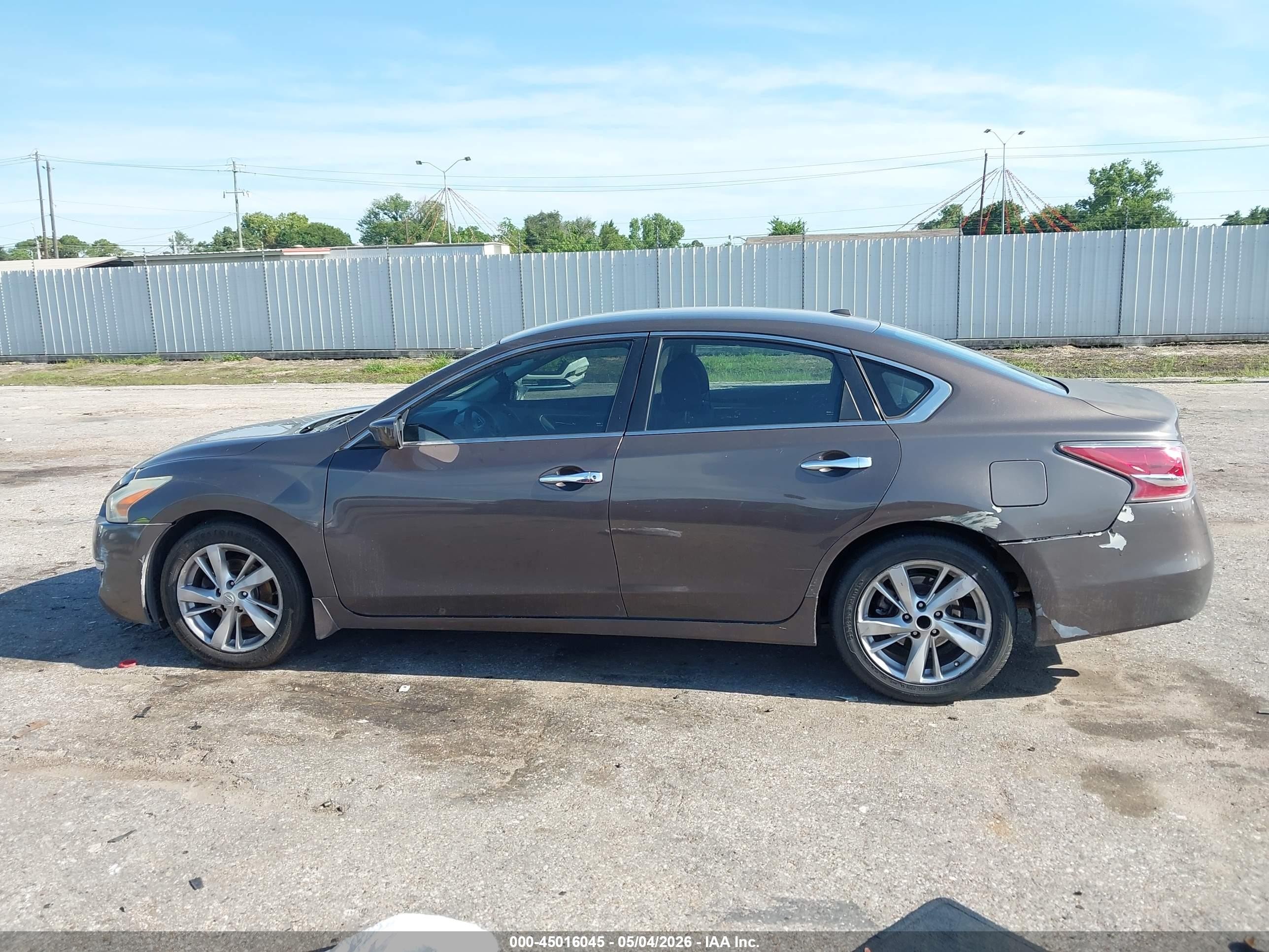 2015 Nissan Altima 2.5 Sv Brown vin: 1N4AL3AP1FC424731