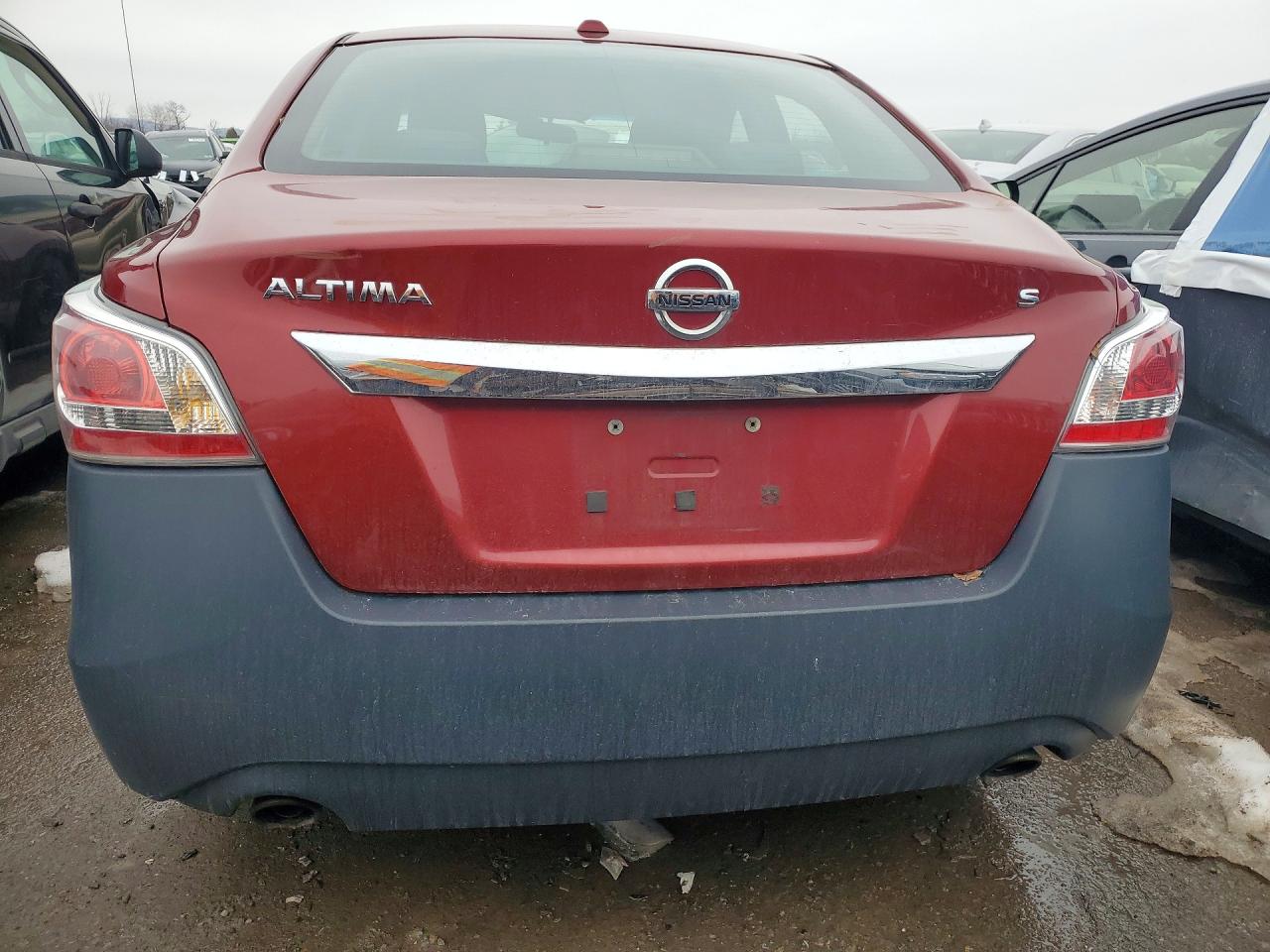2015 Nissan Altima 2.5 Red vin: 1N4AL3AP1FC427113