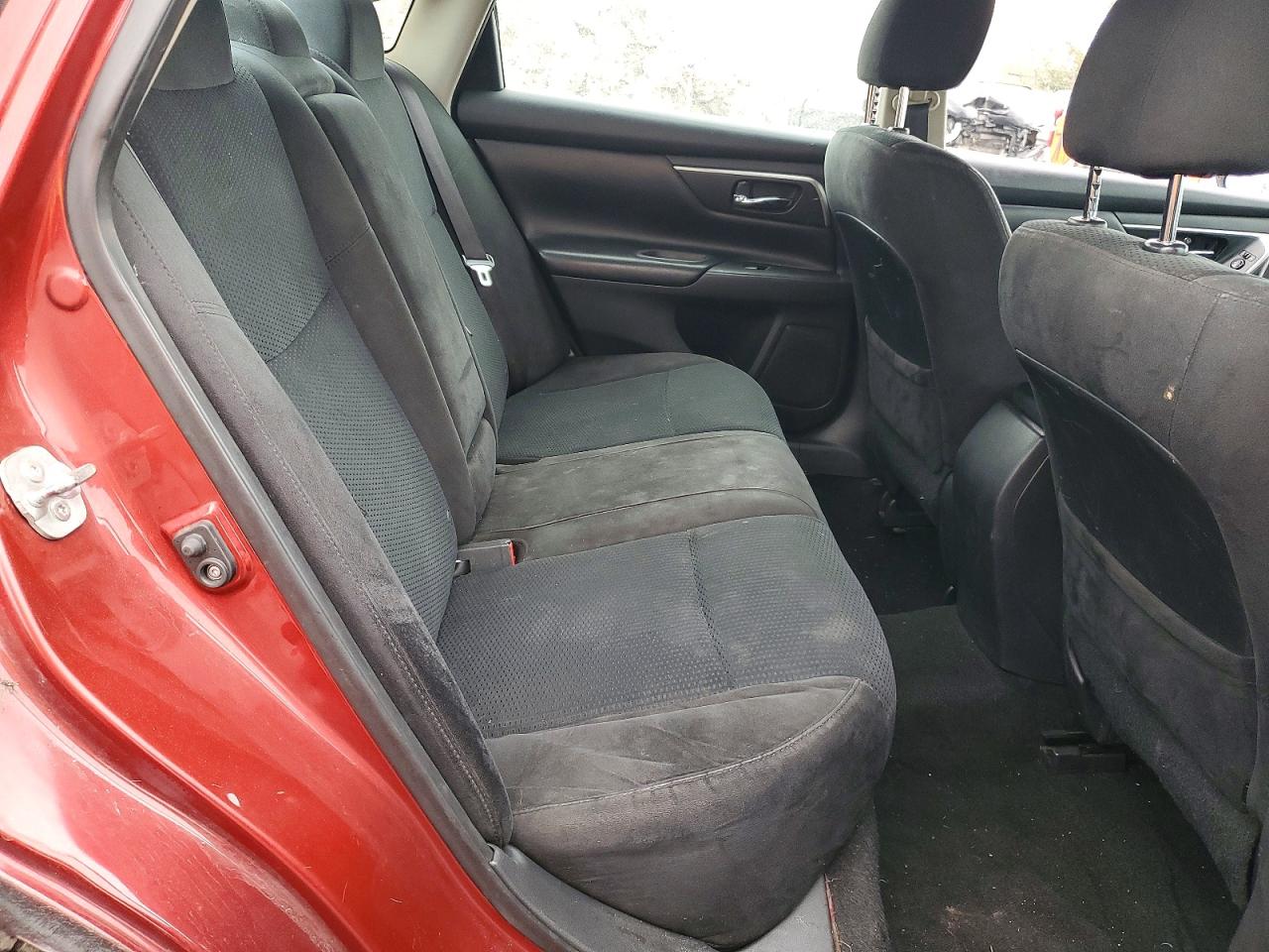 2015 Nissan Altima 2.5 Red vin: 1N4AL3AP1FC427113