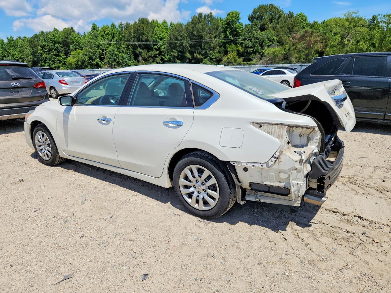 2015 Nissan Altima 2.5 S White vin: 1N4AL3AP1FC443022