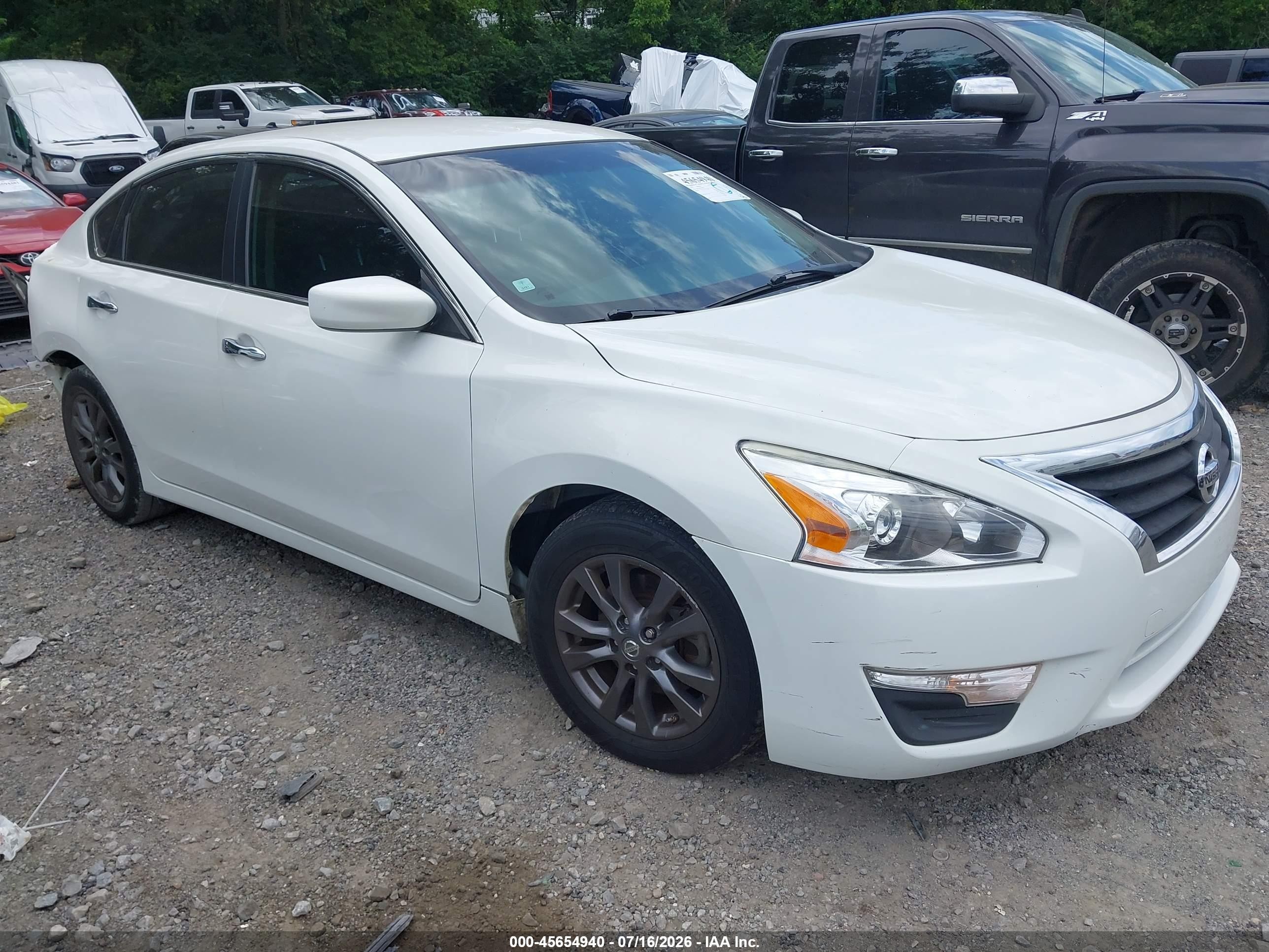 2015 Nissan Altima 2.5 S White vin: 1N4AL3AP1FC448804