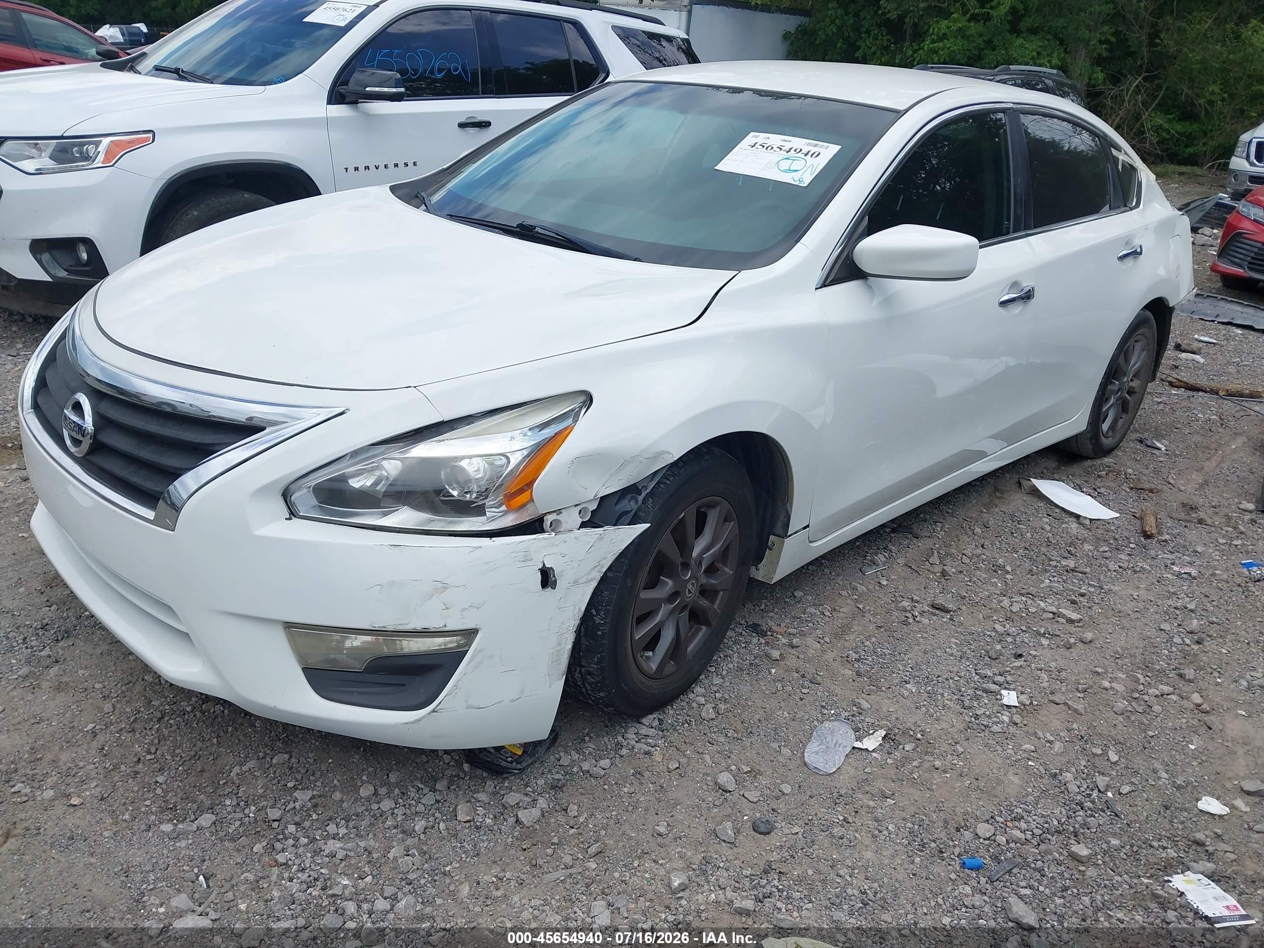 2015 Nissan Altima 2.5 S White vin: 1N4AL3AP1FC448804