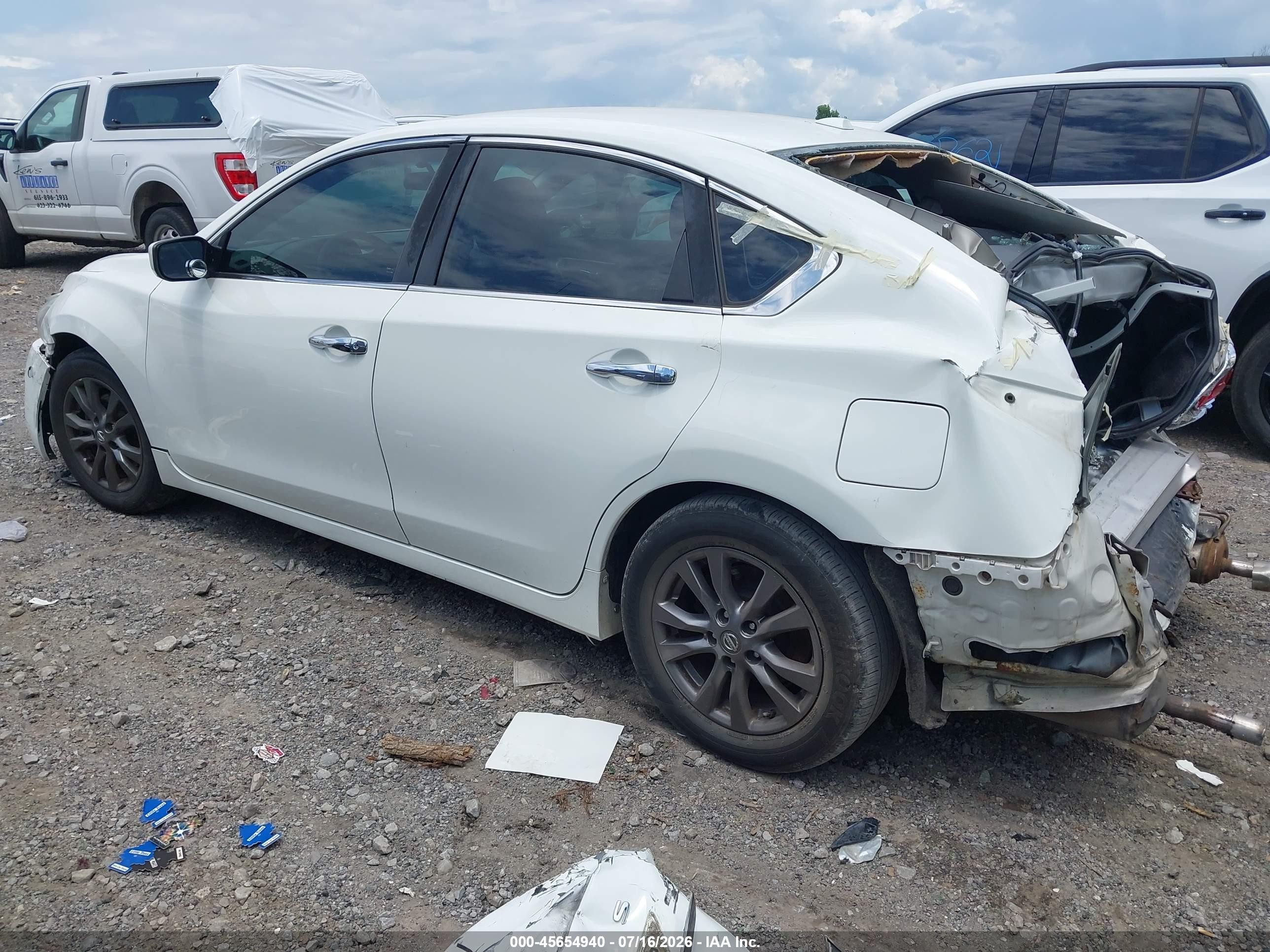 2015 Nissan Altima 2.5 S White vin: 1N4AL3AP1FC448804