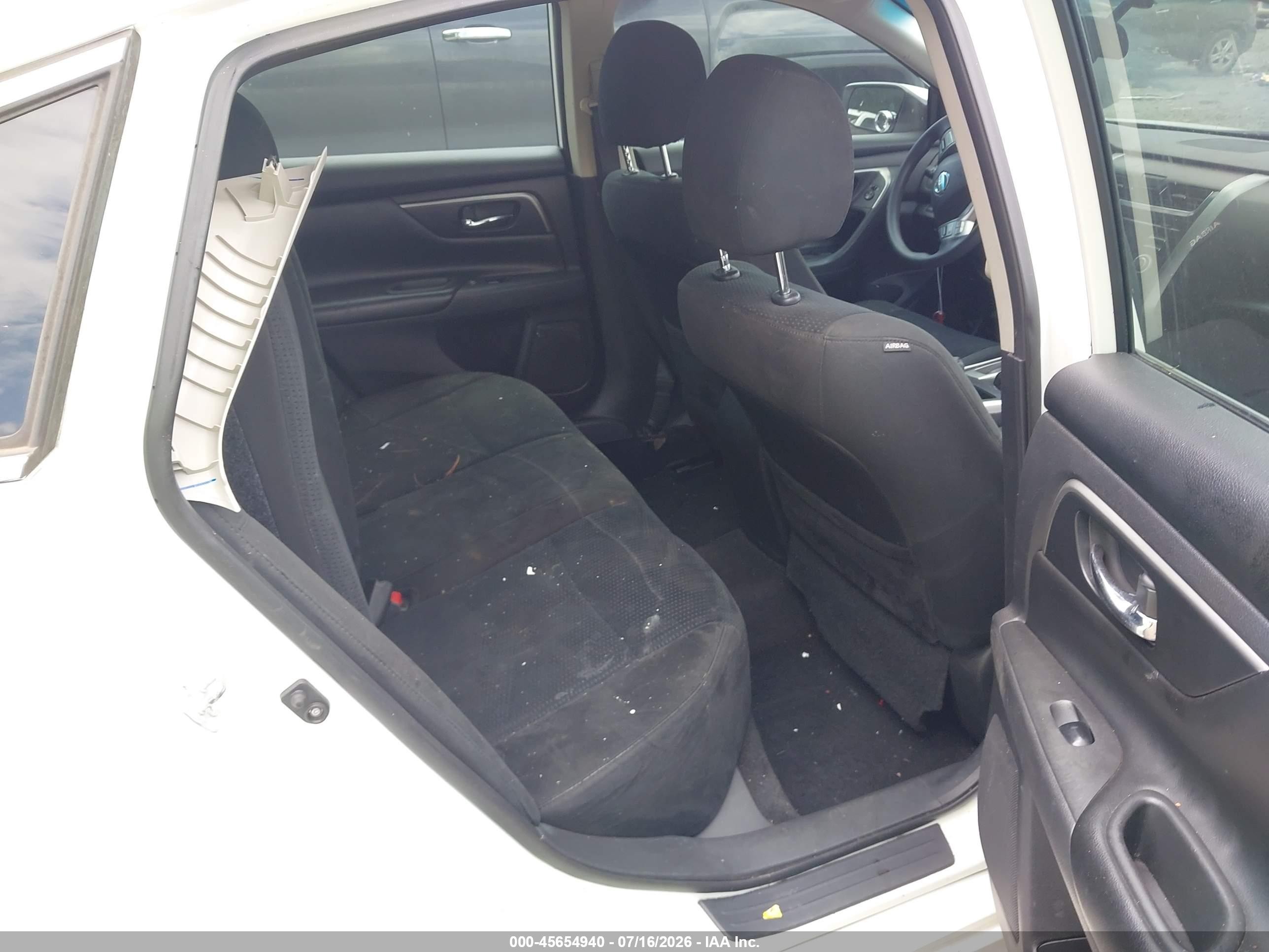 2015 Nissan Altima 2.5 S White vin: 1N4AL3AP1FC448804