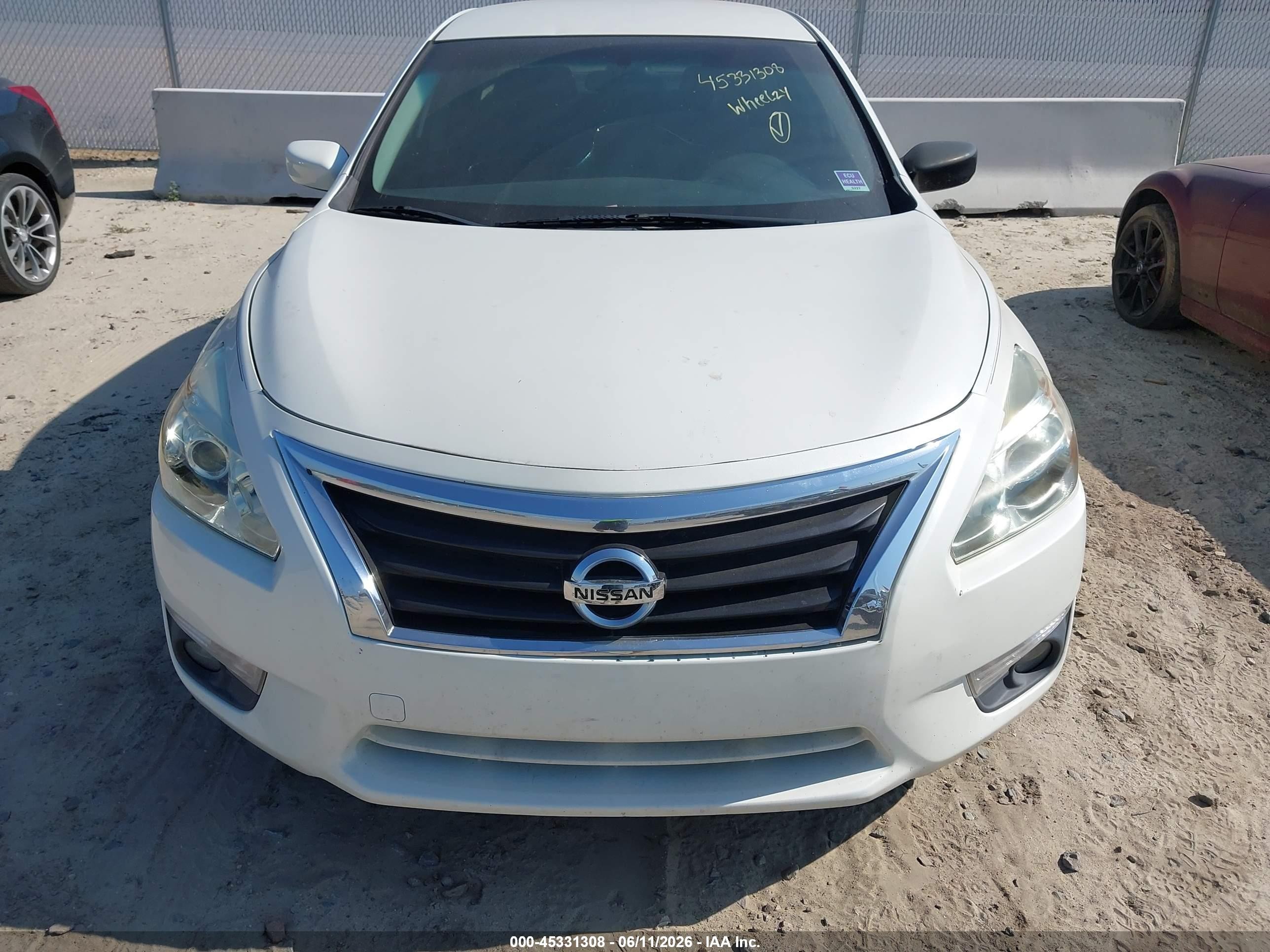 2015 Nissan Altima 2.5 S White vin: 1N4AL3AP1FC451251