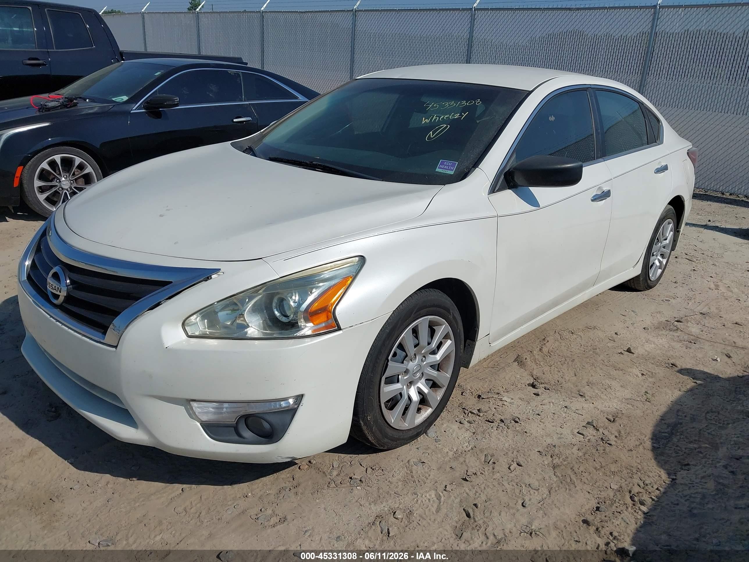 2015 Nissan Altima 2.5 S White vin: 1N4AL3AP1FC451251