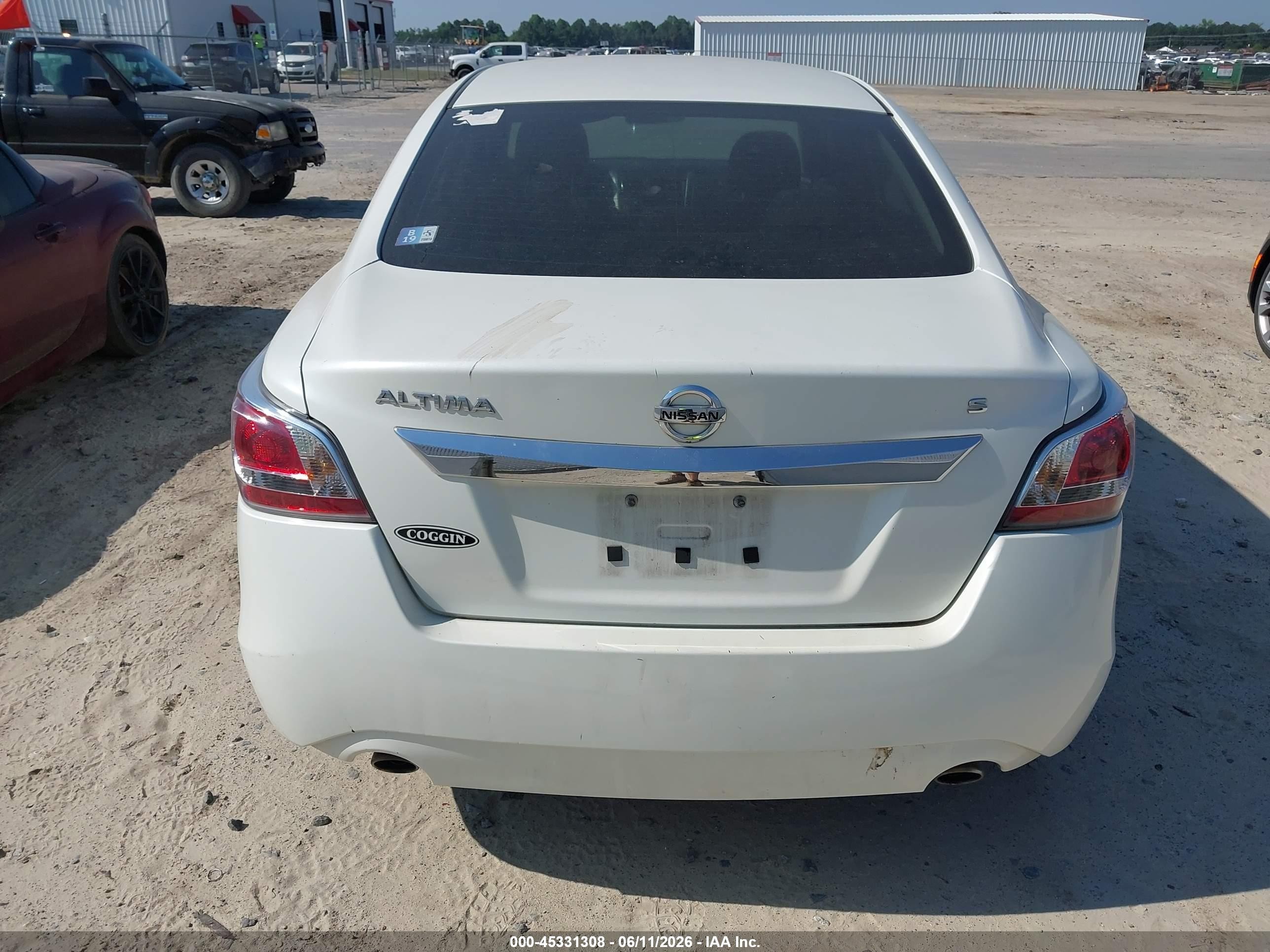 2015 Nissan Altima 2.5 S White vin: 1N4AL3AP1FC451251