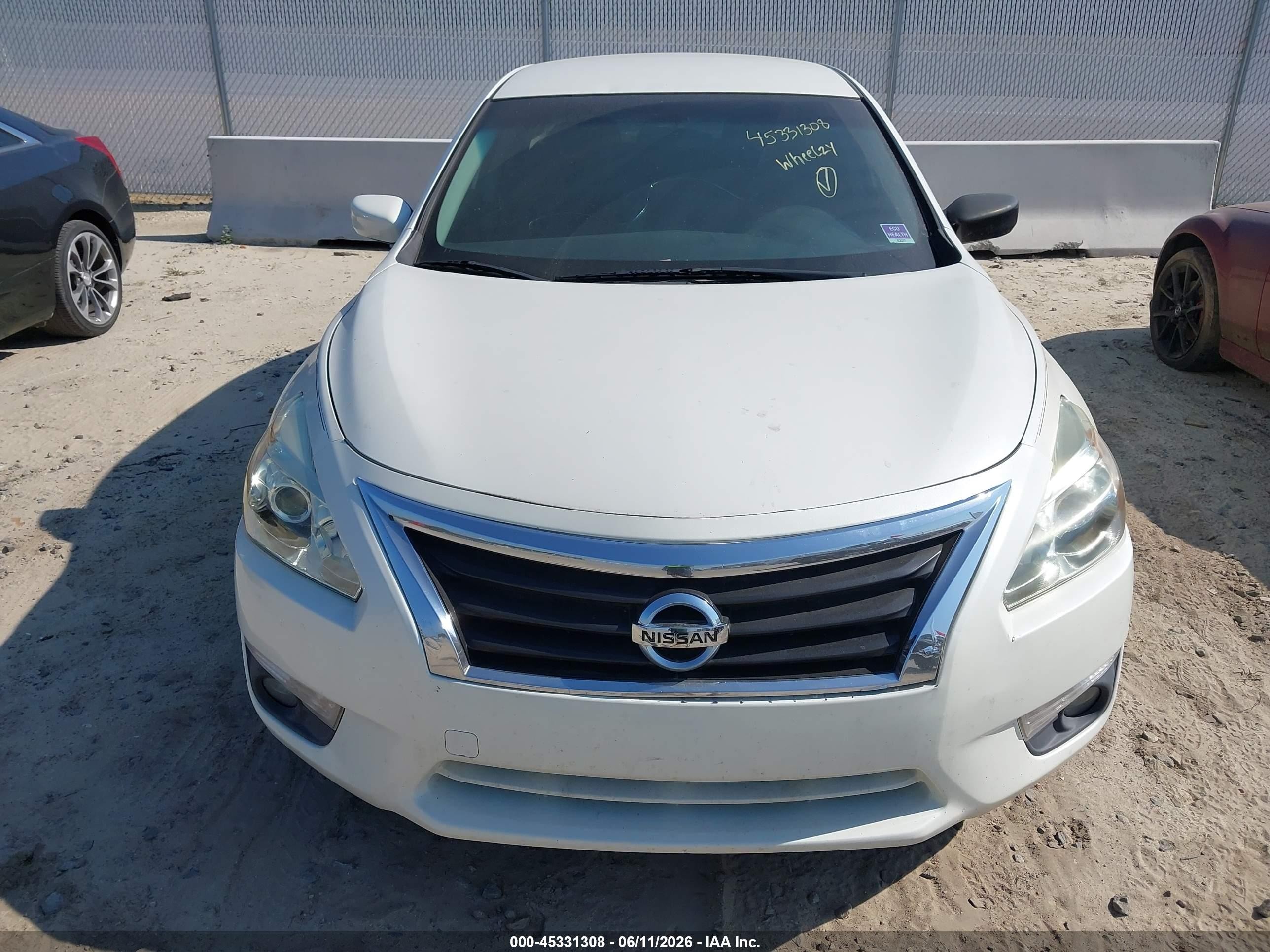 2015 Nissan Altima 2.5 S White vin: 1N4AL3AP1FC451251