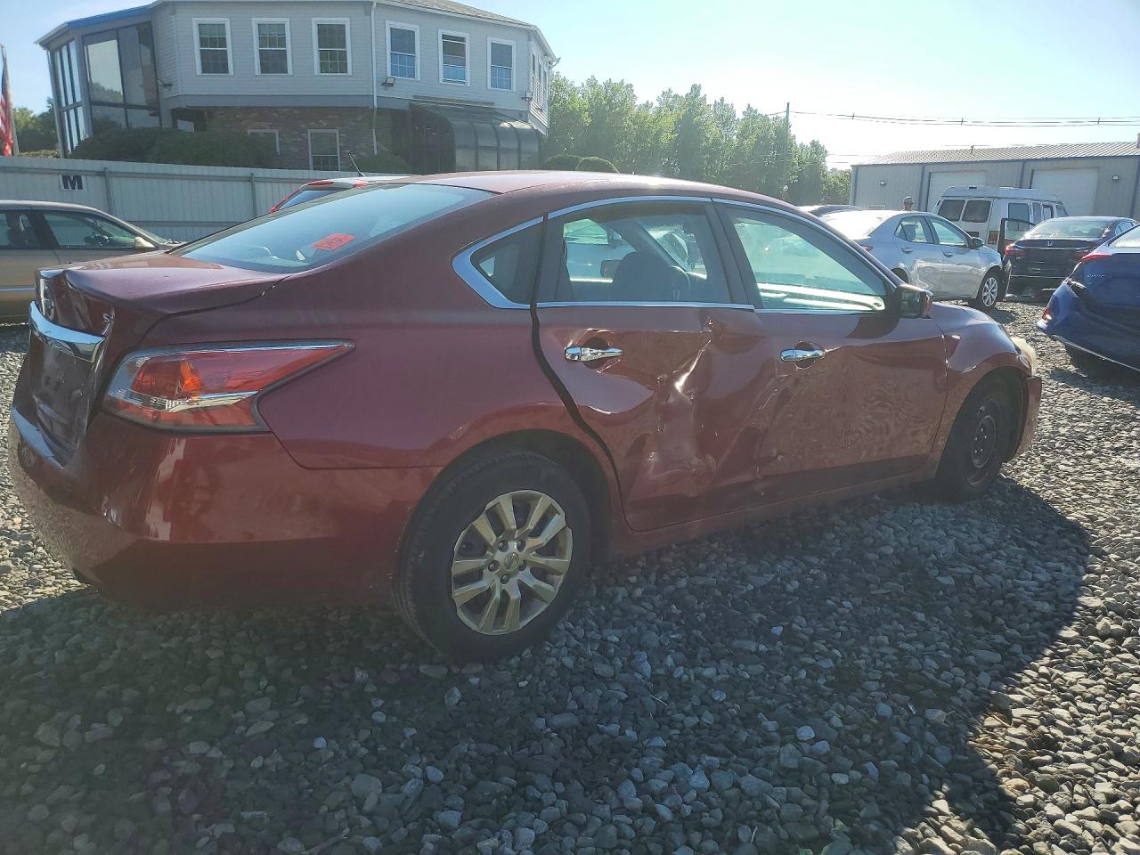 2015 Nissan Altima 2.5 S Red vin: 1N4AL3AP1FC452268