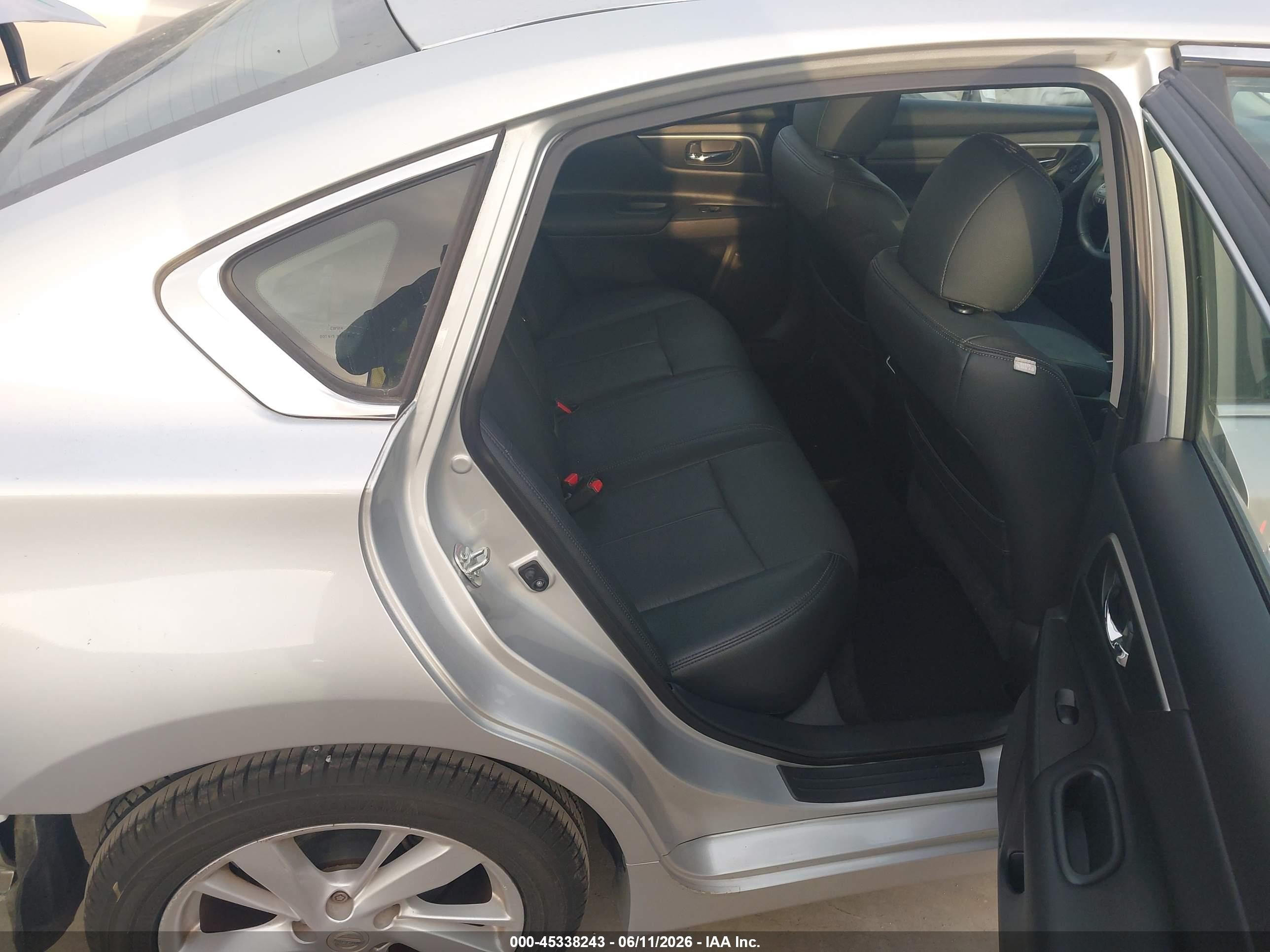 2015 Nissan Altima 2.5 Sv Silver vin: 1N4AL3AP1FC473508