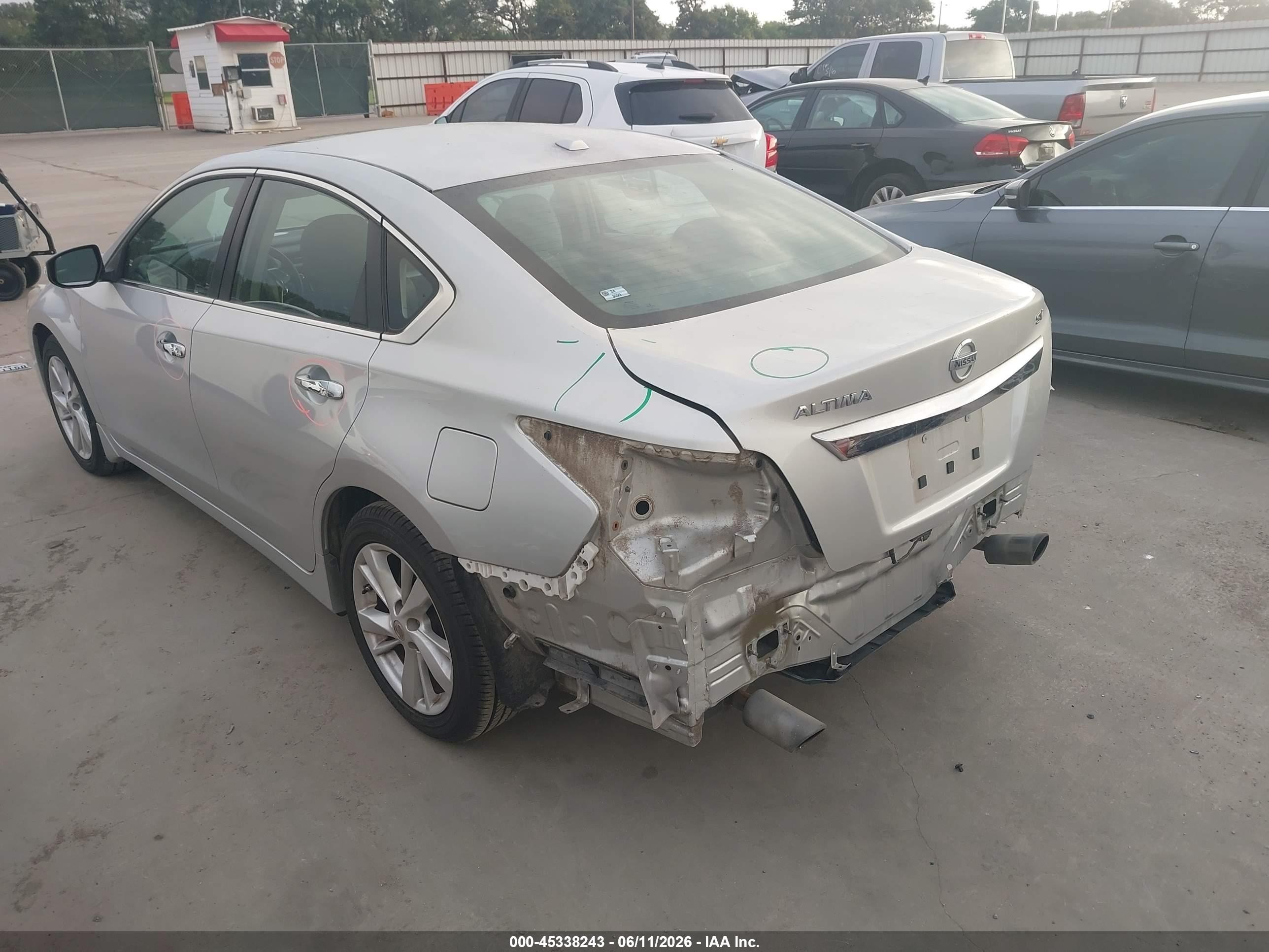 2015 Nissan Altima 2.5 Sv Silver vin: 1N4AL3AP1FC473508