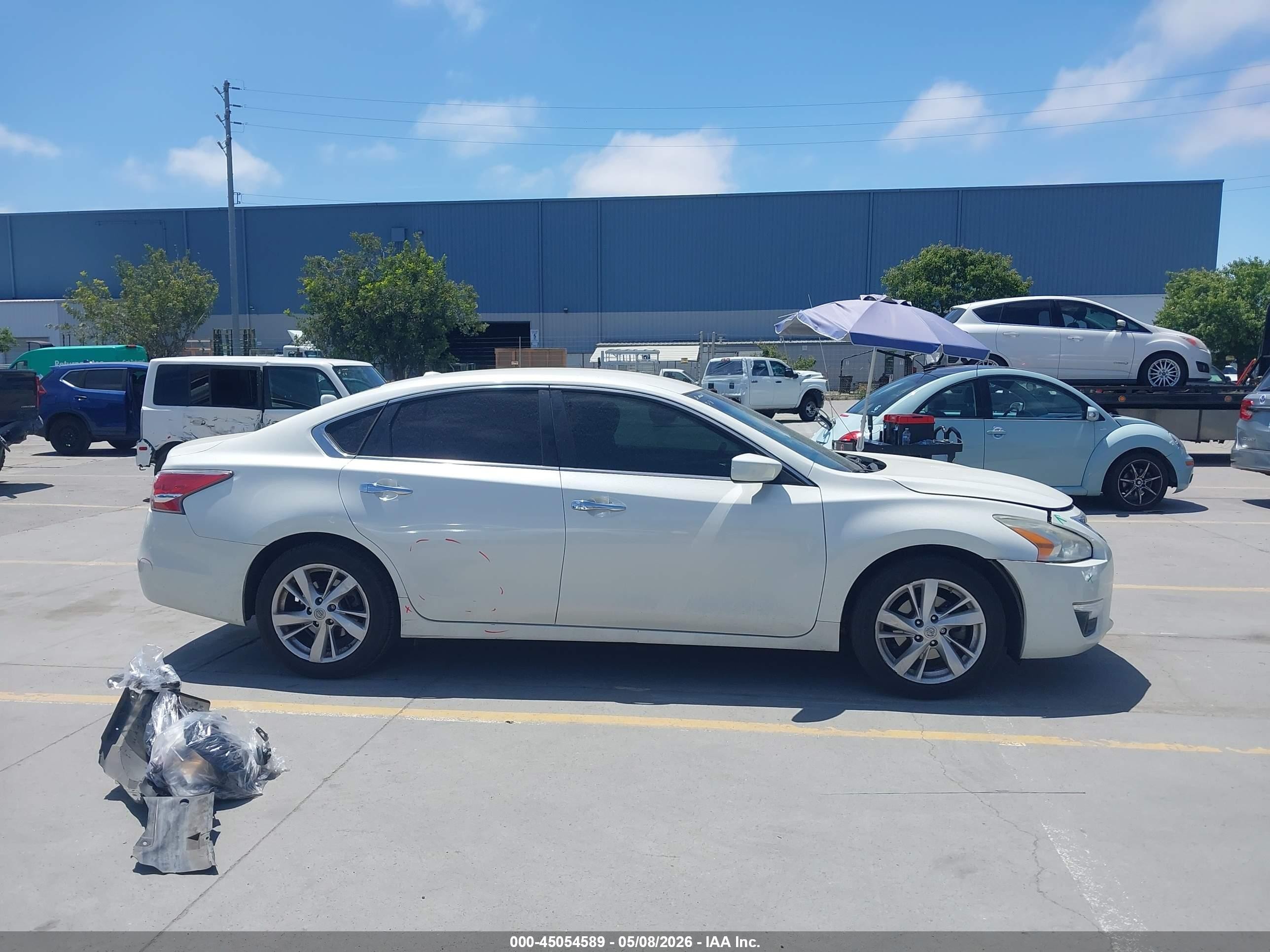 2015 Nissan Altima 2.5 Sv White vin: 1N4AL3AP1FC481009